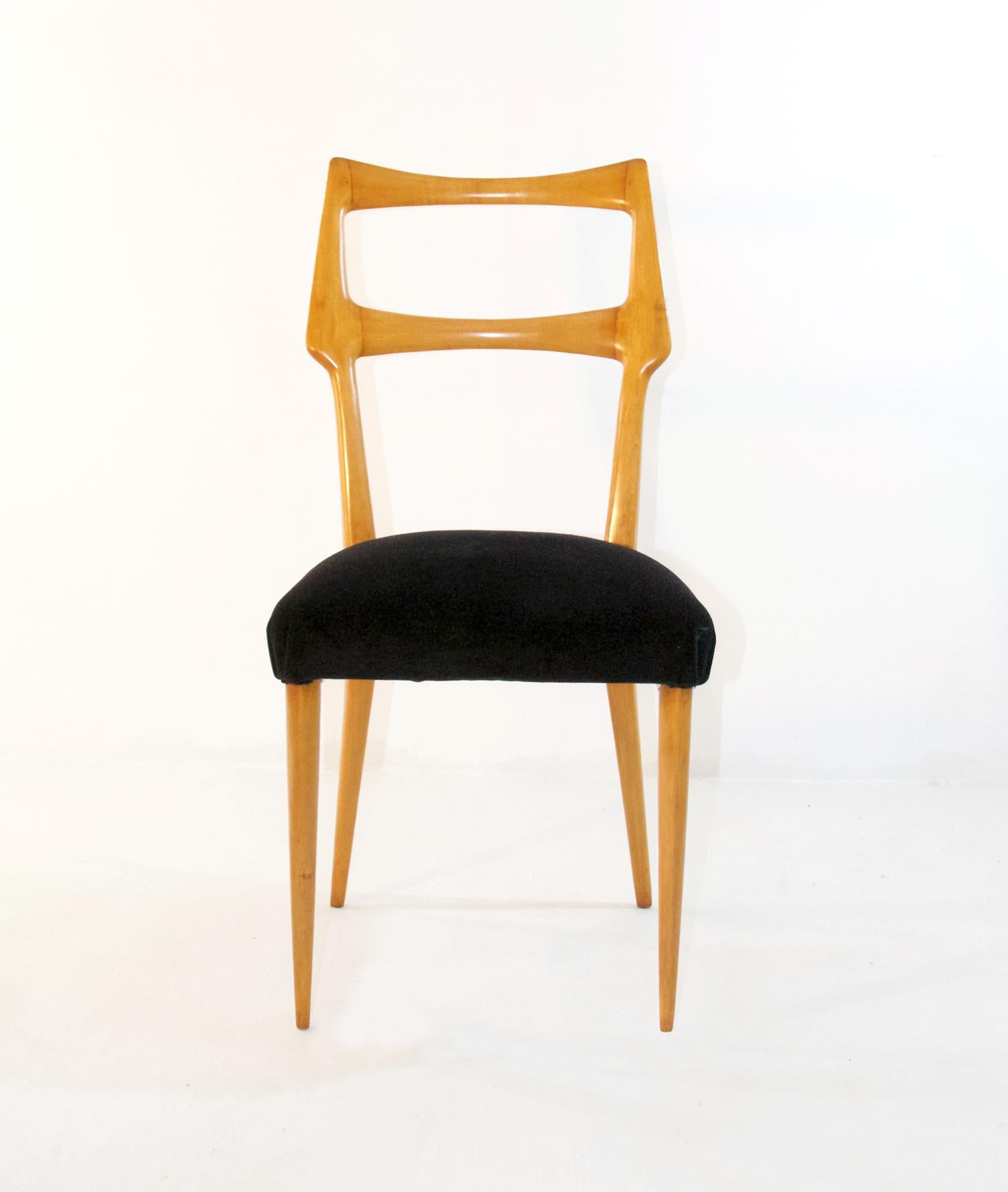 Italian Set of Six Midcentury Dining Chairs in Maple, Italy For Sale