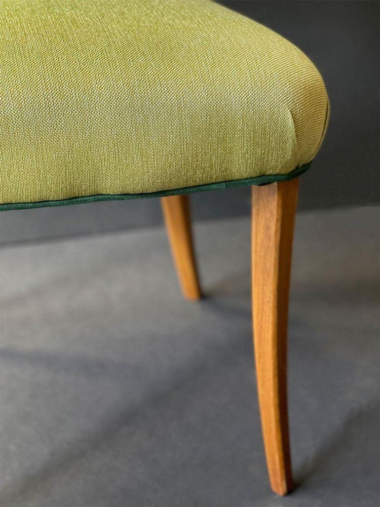 Textile Ensemble de six chaises de salle à manger du milieu du siècle dans le style de Carlo Molino en vente