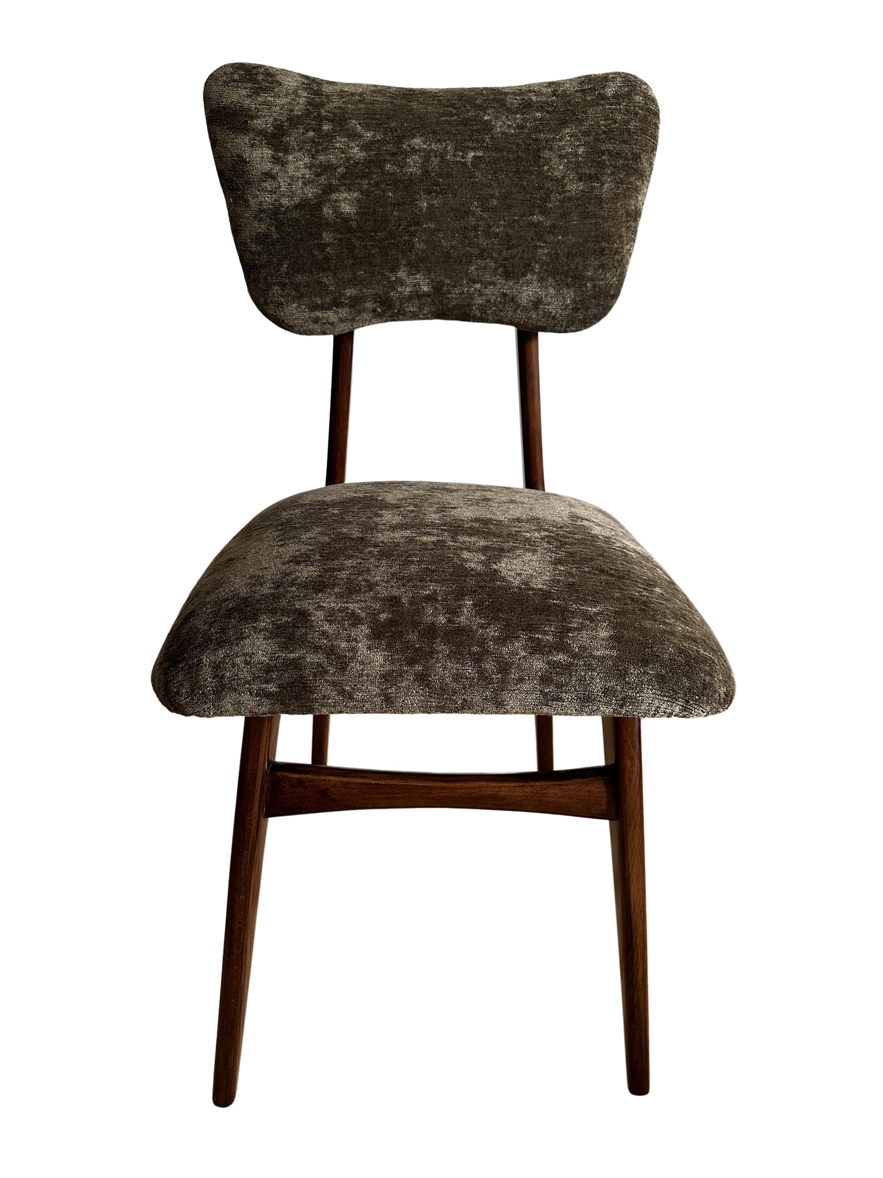 Set of Six Midcentury Butterfly Green Velvet Dining Chairs, Europe, 1960s In Excellent Condition For Sale In WARSZAWA, 14