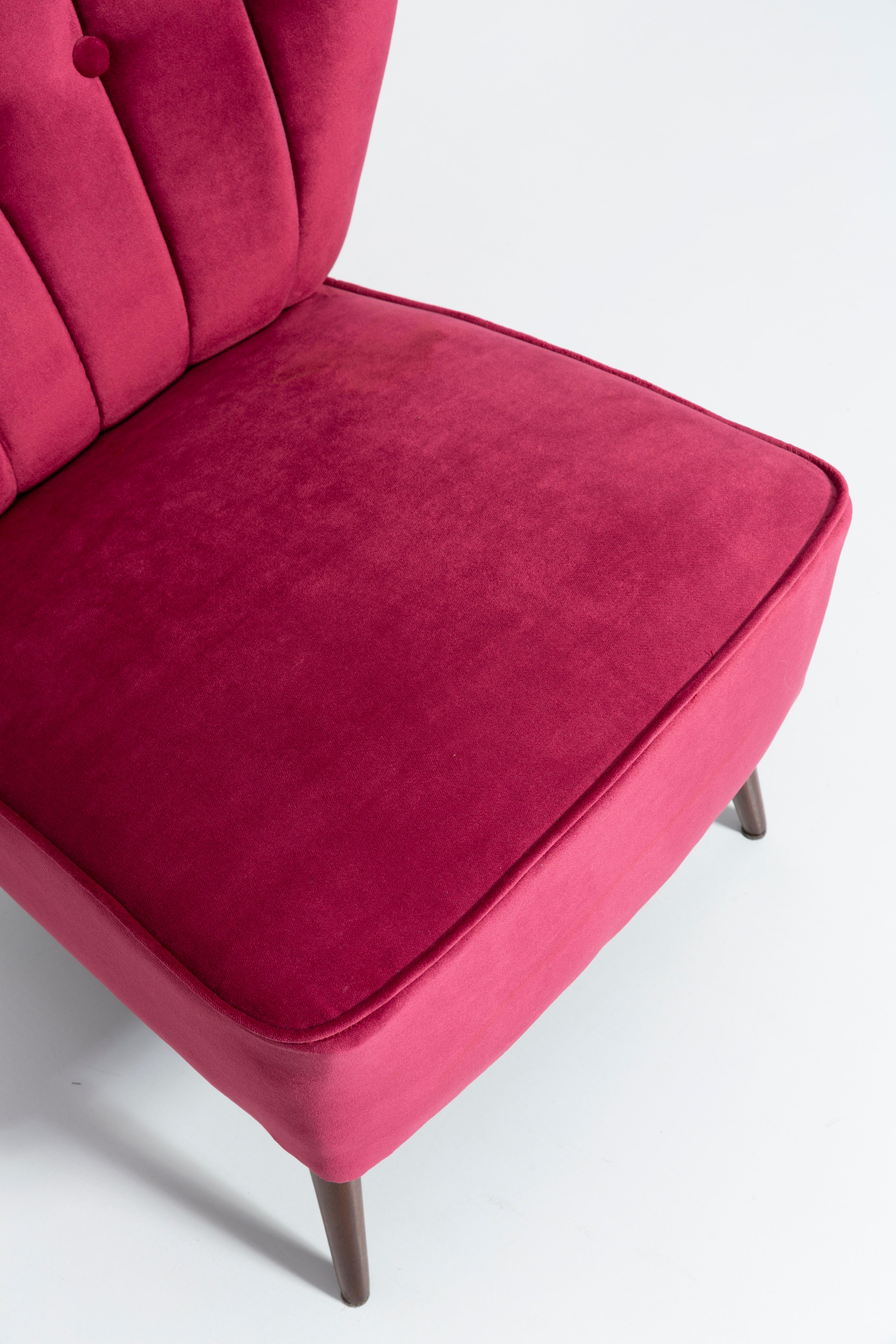 Set of Six Midcentury Pink Magenta Velvet Club Armchairs, Europe, 1960s For Sale 3