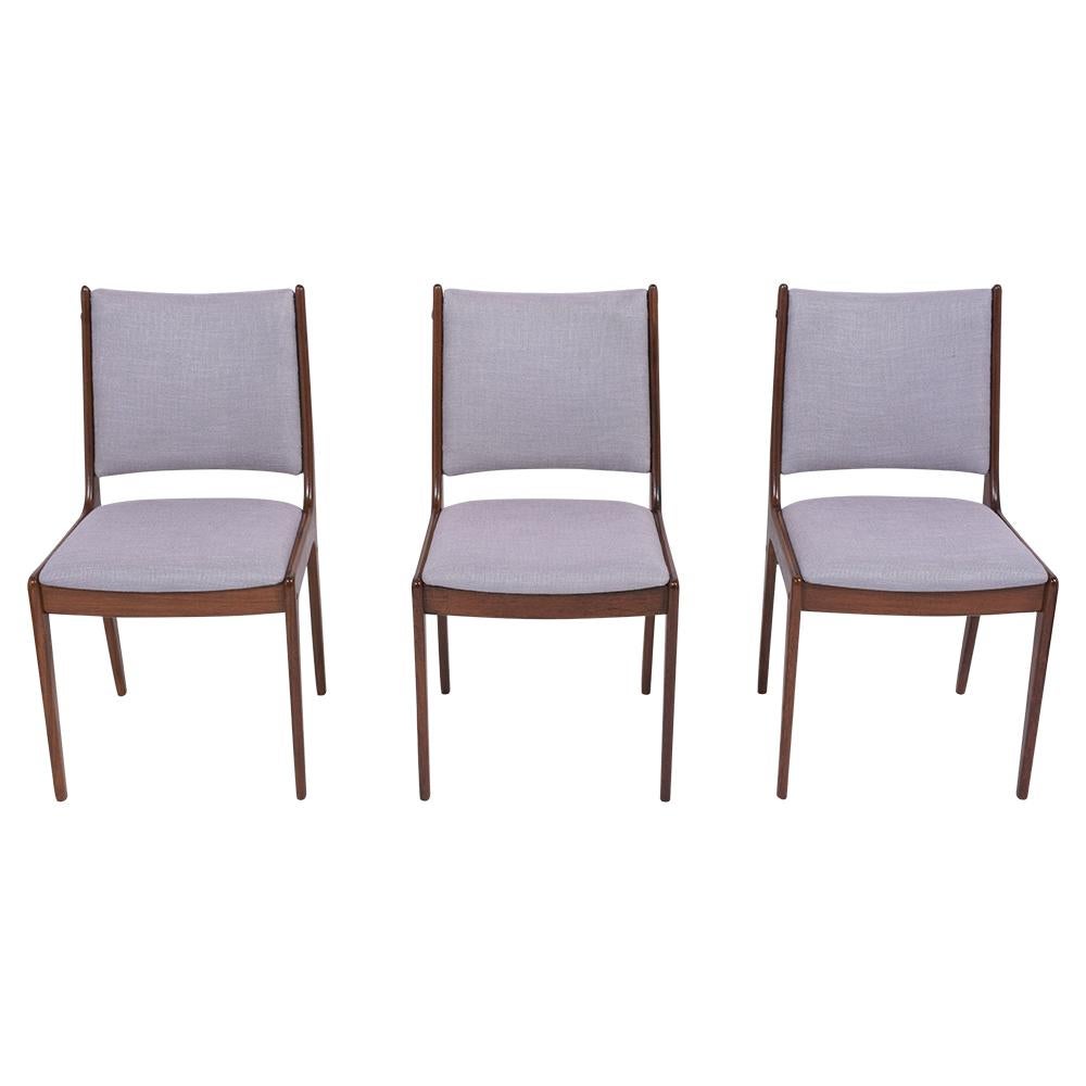 Mid-Century Modern Set of Six Mid Century Modern Walnut Dining Chairs