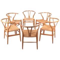 Set of Six Midcentury Wishbone Chairs in Patinated Oak by Hans Wegner, 1960s