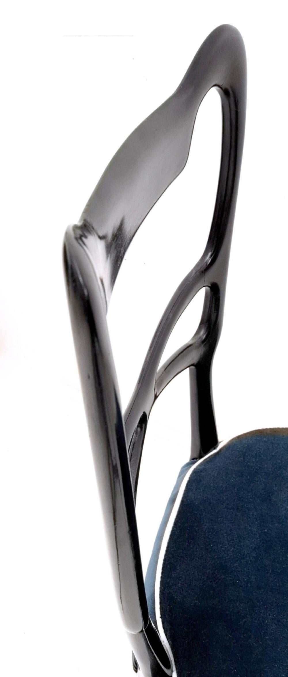 Ensemble vintage de six chaises de salle à manger en velours bleu dans le style d'Ulrich, Italie en vente 2