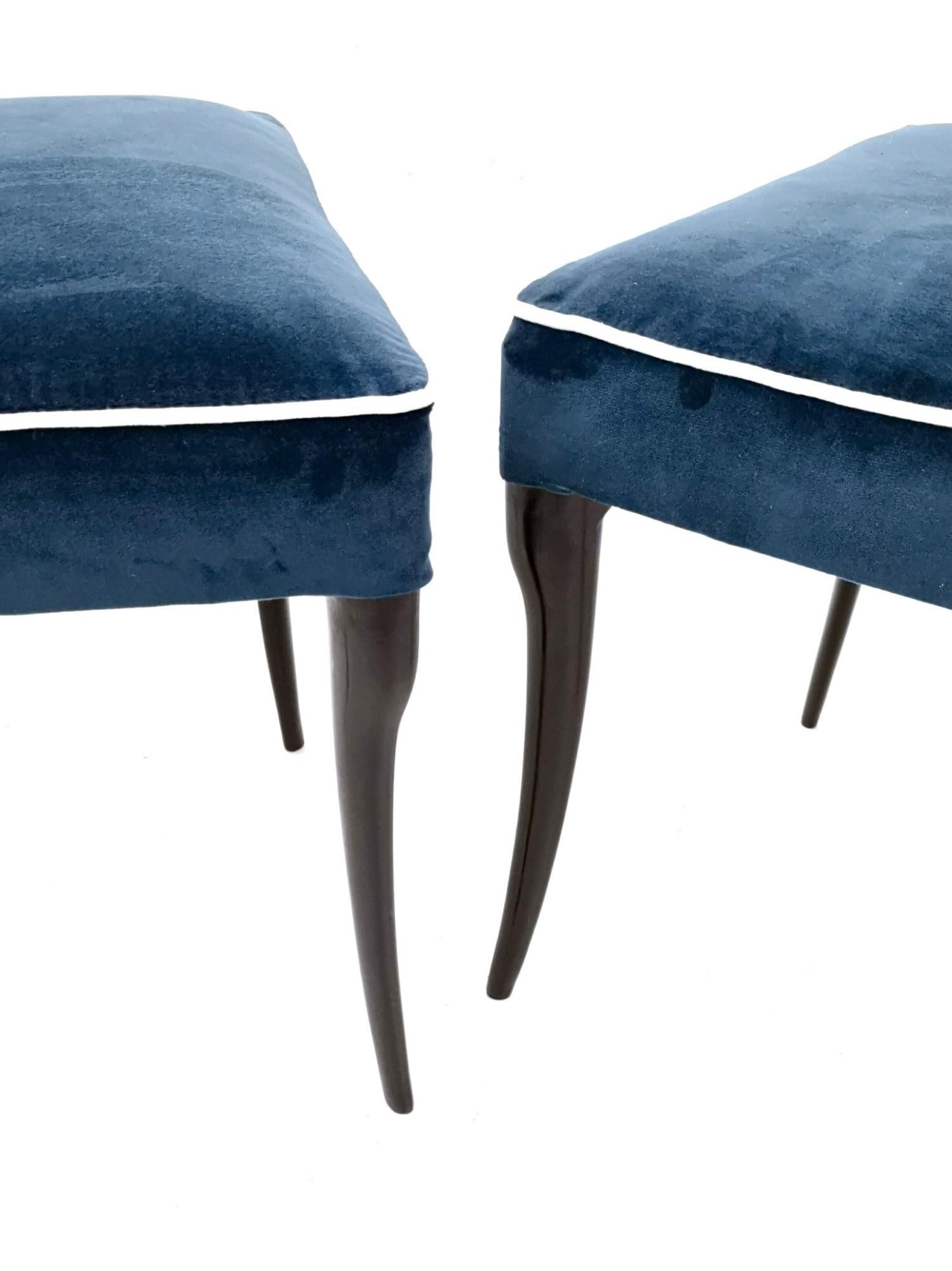 Set aus sechs Mitternachtsblauen Samt-Esszimmerstühlen im Stil von Ulrich, Italien im Angebot 5