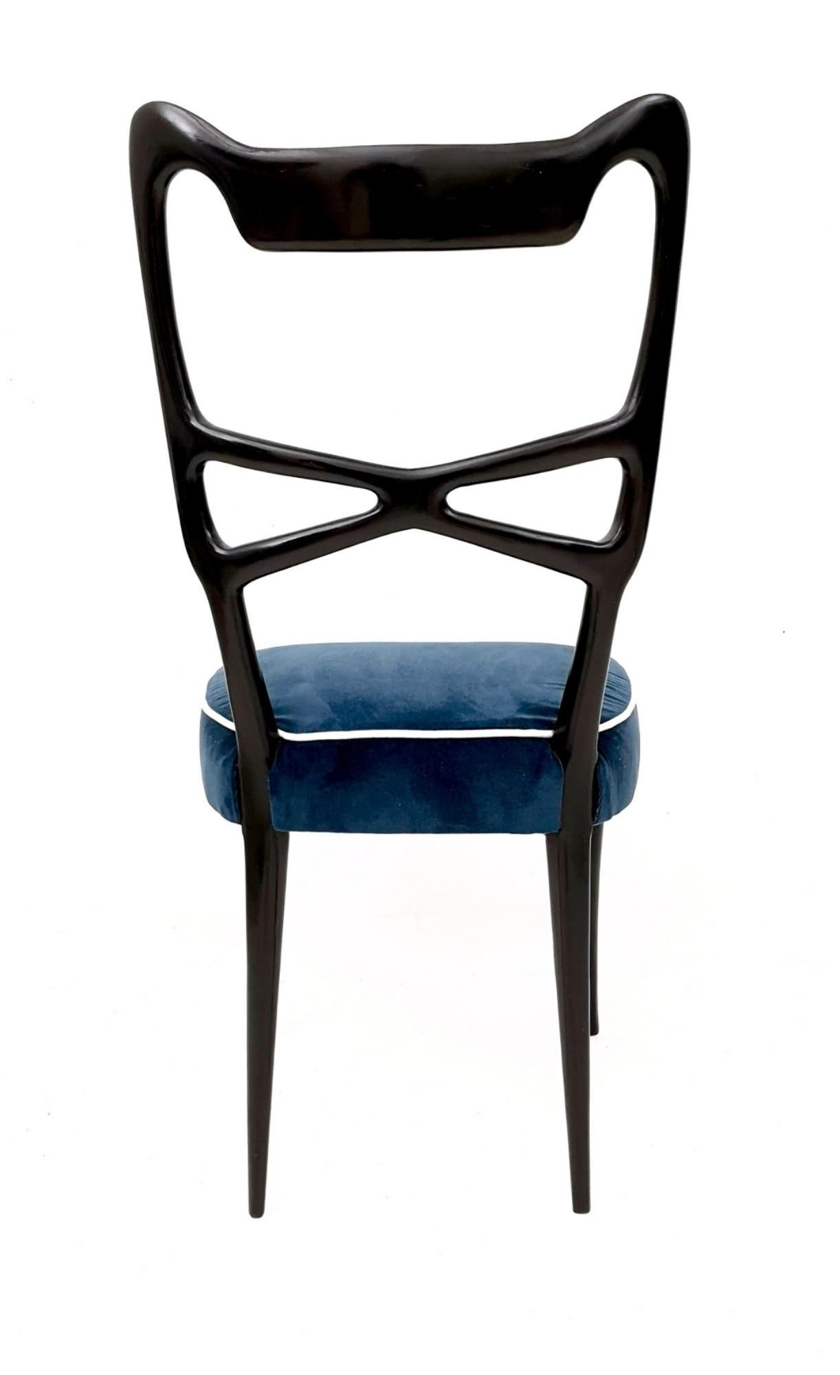 Vintage Set of Six Blue Velvet Dining Chairs in the style of Ulrich, Italy For Sale 1