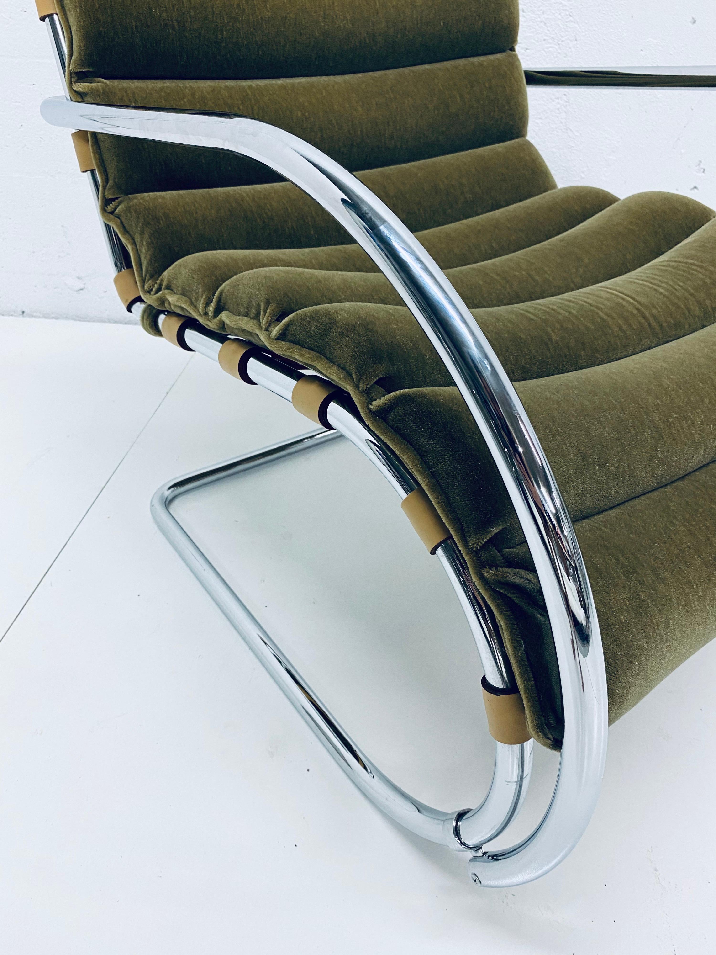 Set of Six Mies van der Rohe MVR Lounge Chairs with Arms by Gordon International In Good Condition In Miami, FL