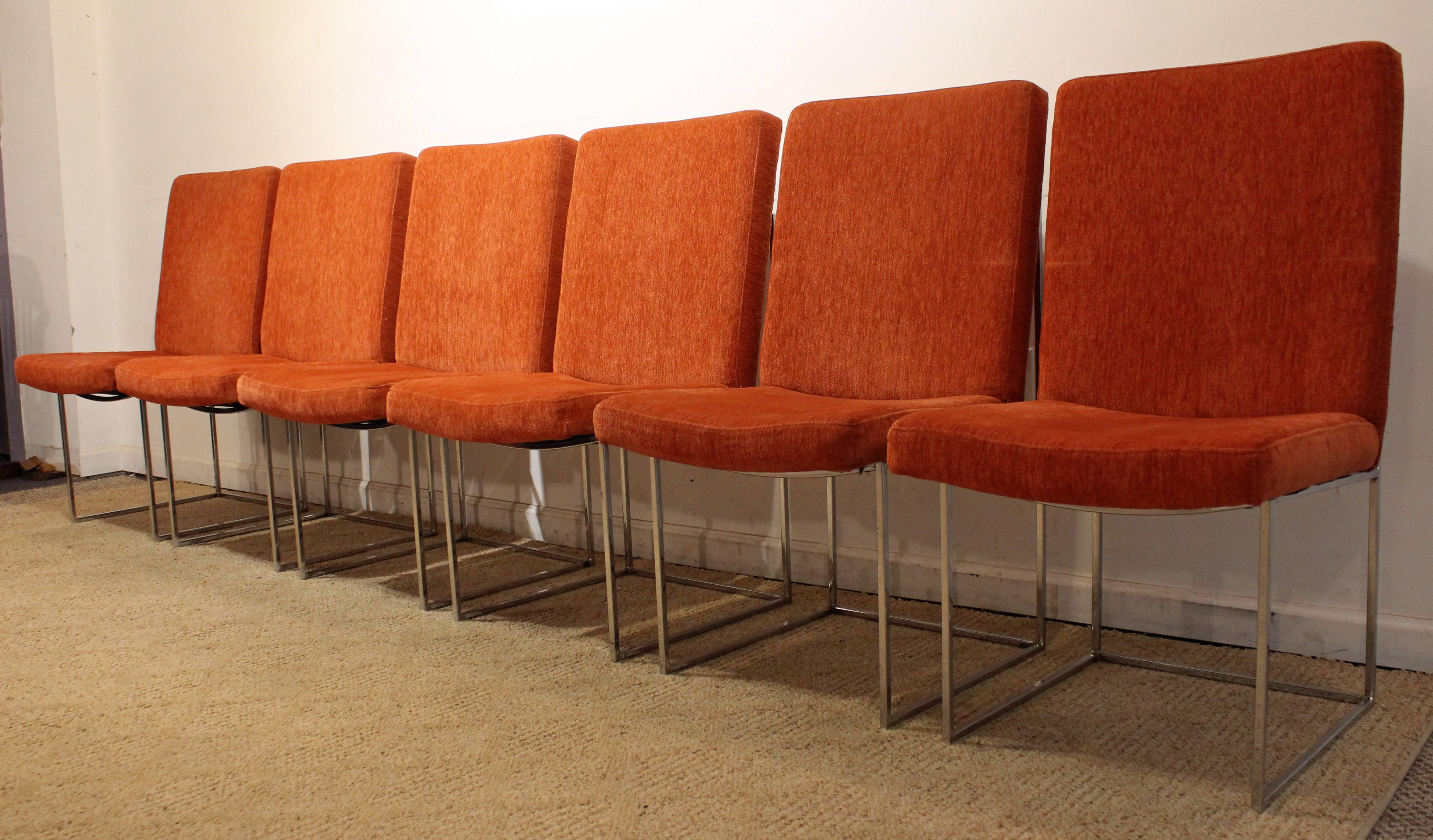 Offered is a set of six chrome flat bar dining chairs by Milo Baughman for Thayer Coggin with orange upholstery. Shows slight age wear, but in overall good condition. They are unsigned.

Approximate dimensions:
20