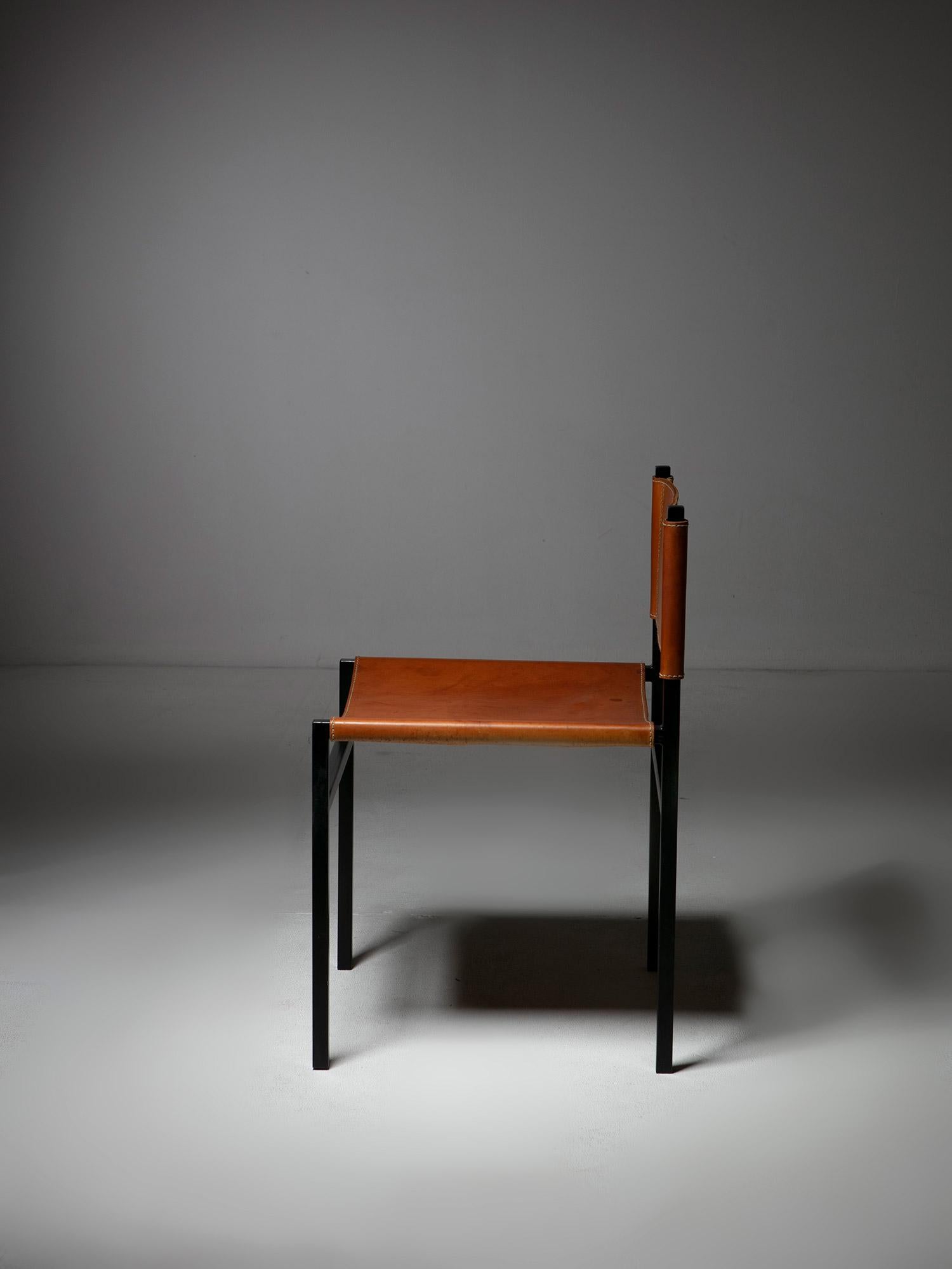 Satz von sechs minimalistischen „Rea“-Lederstühlen von Paolo Tilche für Arform, Italien, 1950er Jahre im Zustand „Relativ gut“ im Angebot in Milan, IT