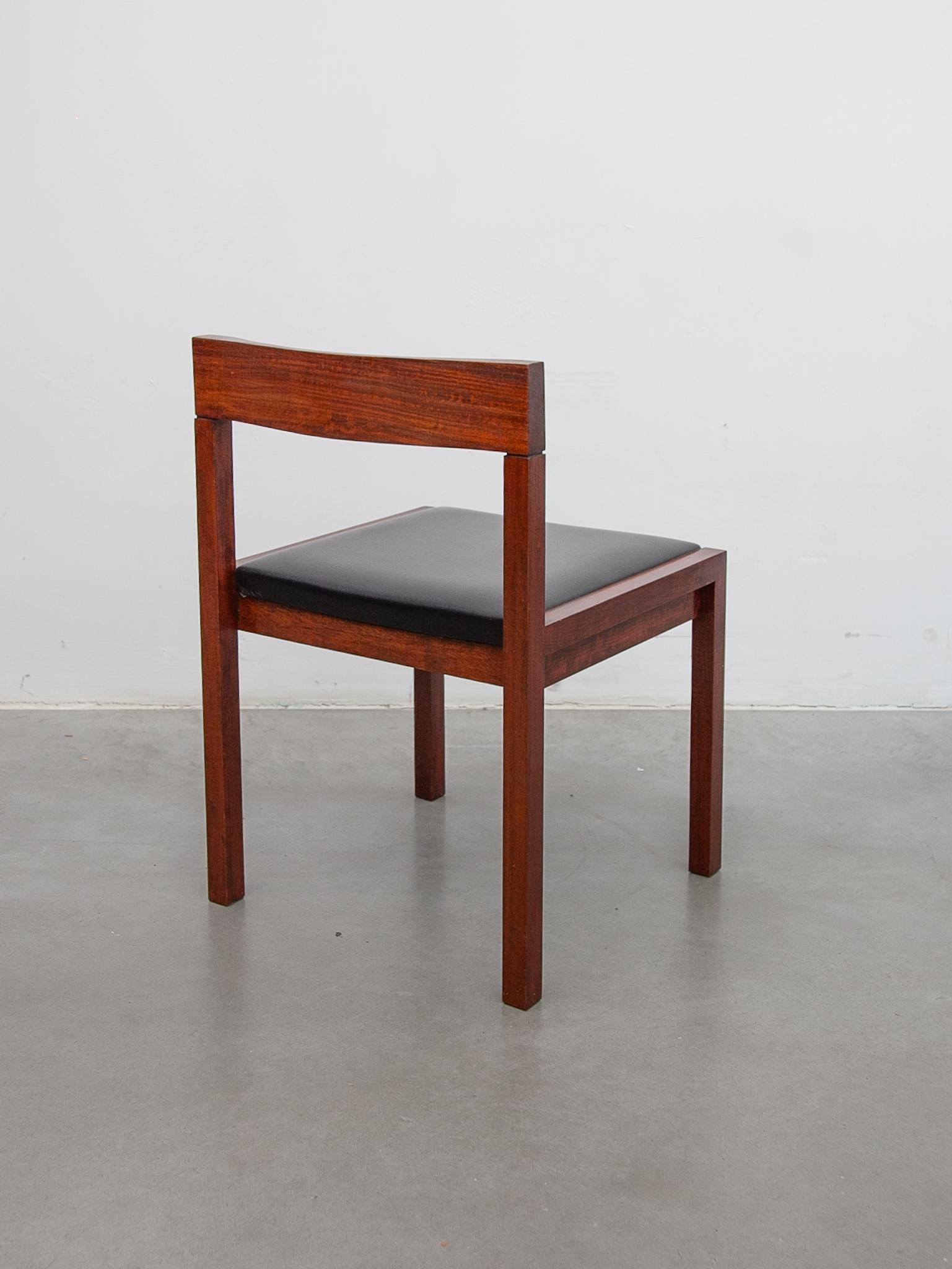 Cuir Ensemble de six chaises de salle à manger minimalistes conçues par Alfred Hendrickx, 1959 Belform en vente