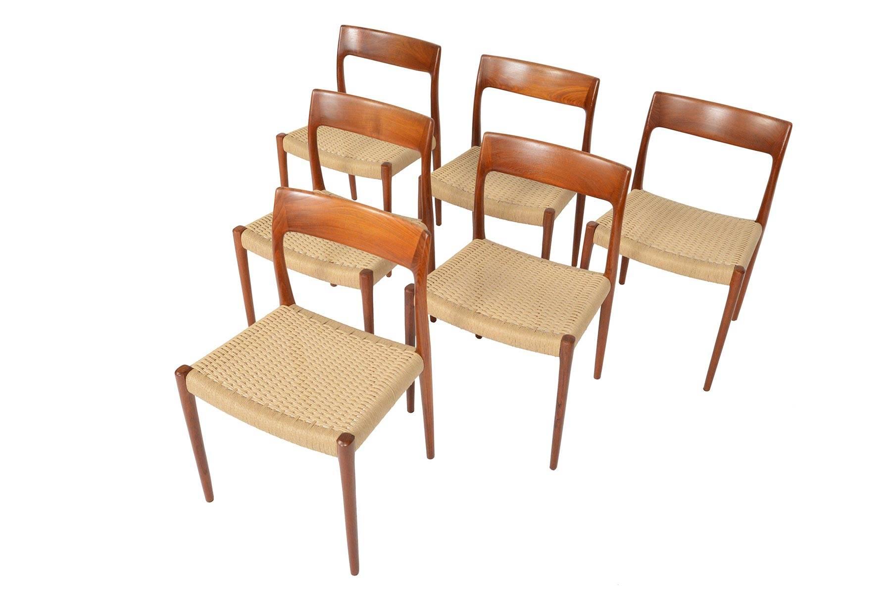 Danish Set of Six Møller Model 77 Dining Chairs in Teak 