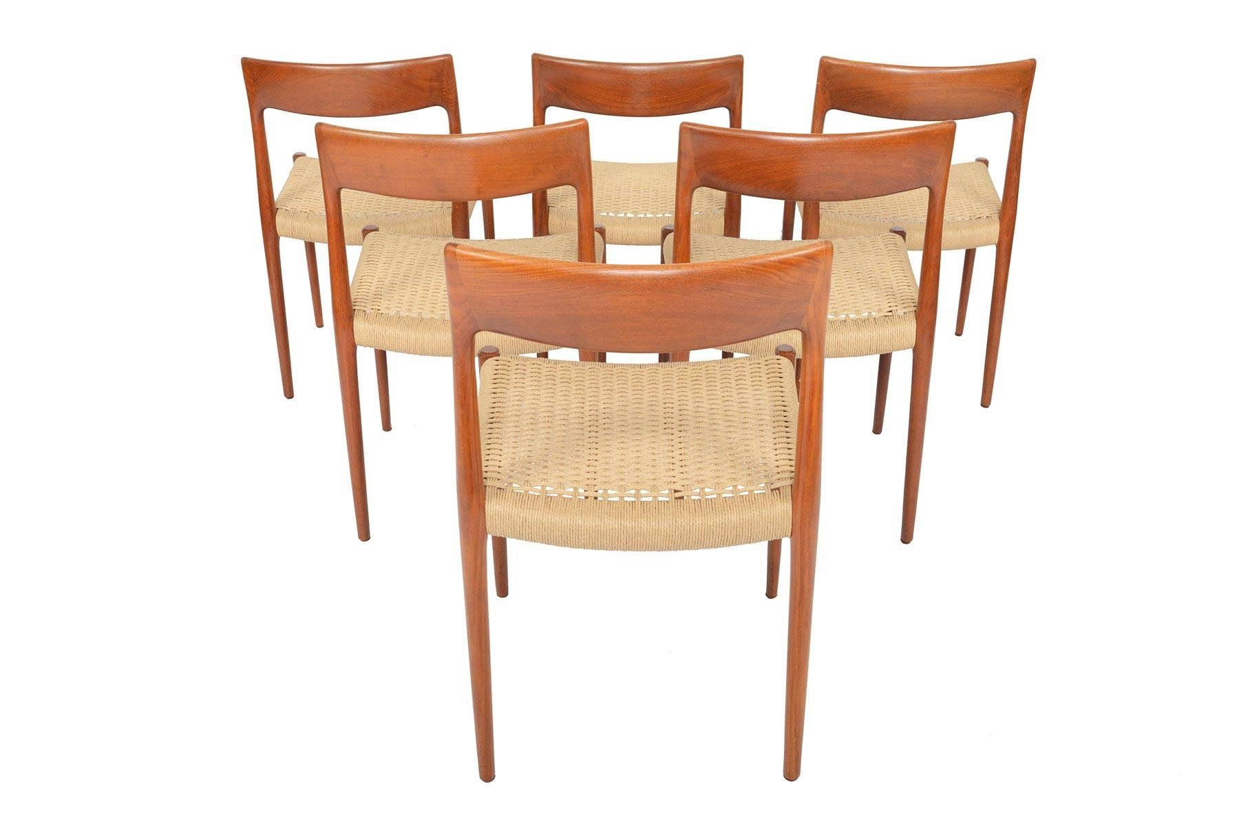 Set of Six Møller Model 77 Dining Chairs in Teak  In Excellent Condition In Berkeley, CA