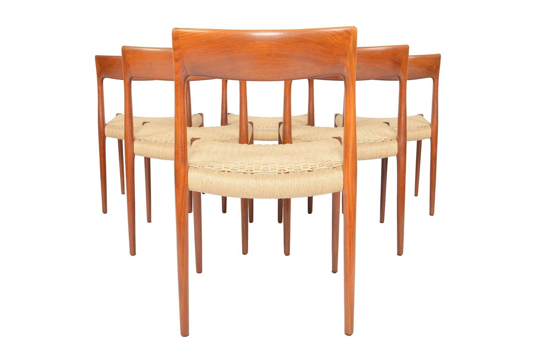 20th Century Set of Six Møller Model 77 Dining Chairs in Teak 