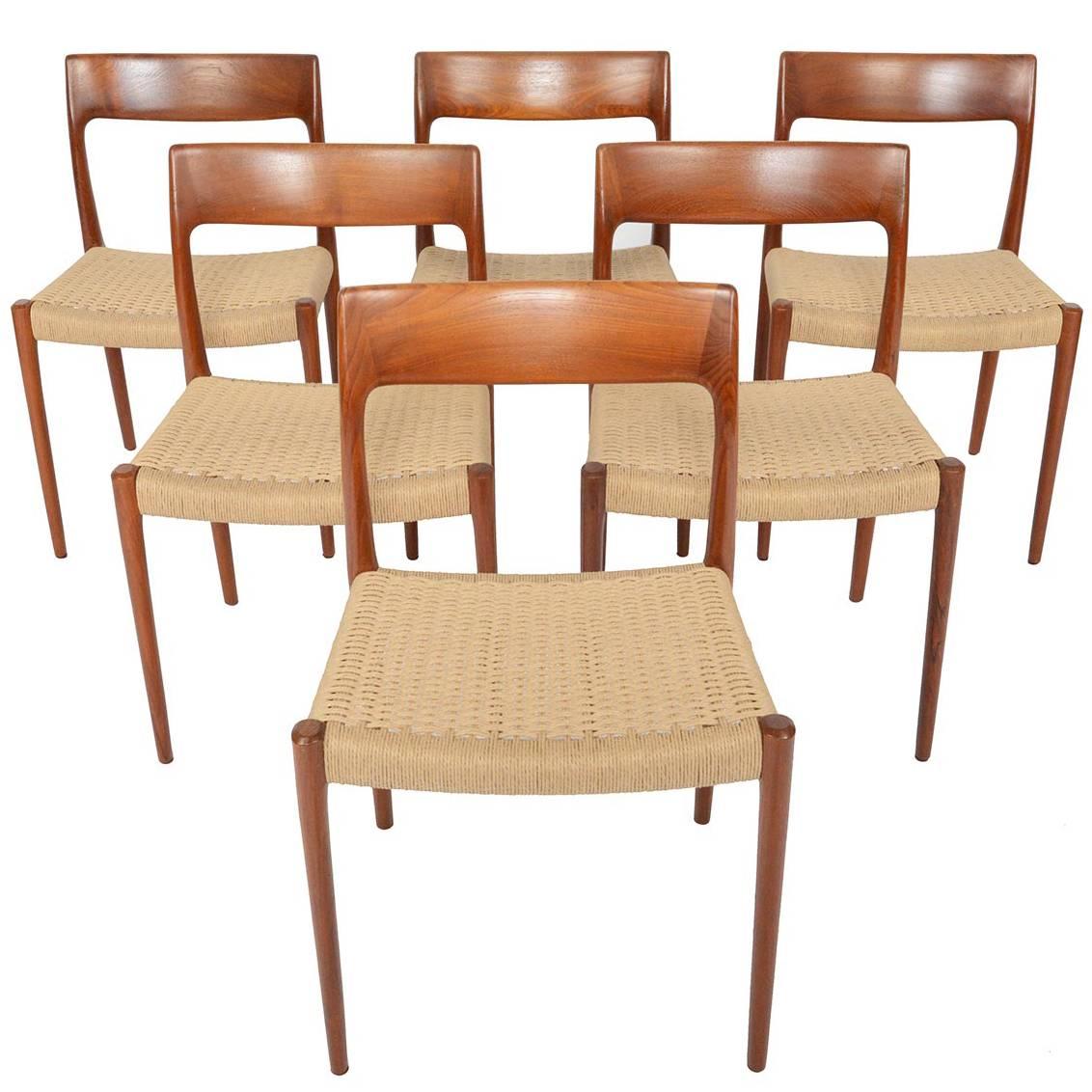 Set of Six Møller Model 77 Dining Chairs in Teak 