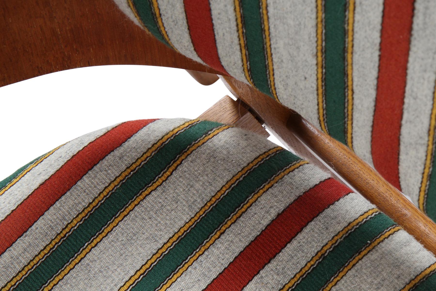 Mid-Century moderno Set di sei sedie da pranzo Model 107 di Hans Olsen in teak in vendita