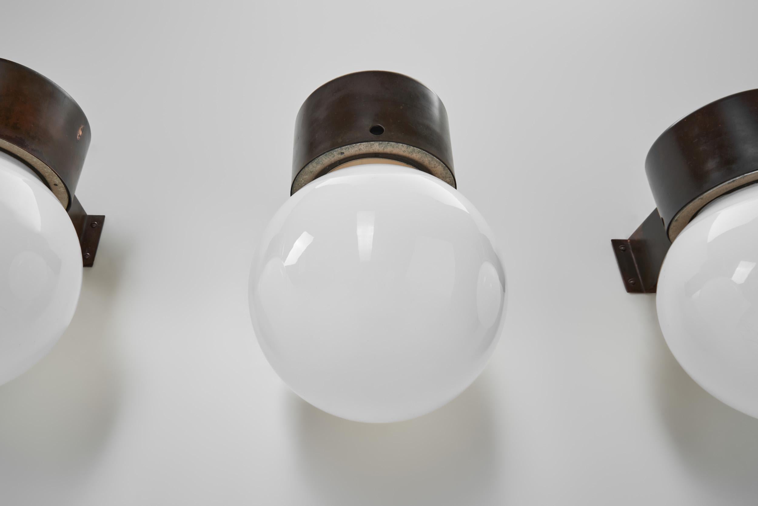 Juego de seis lámparas de pared Modelo 