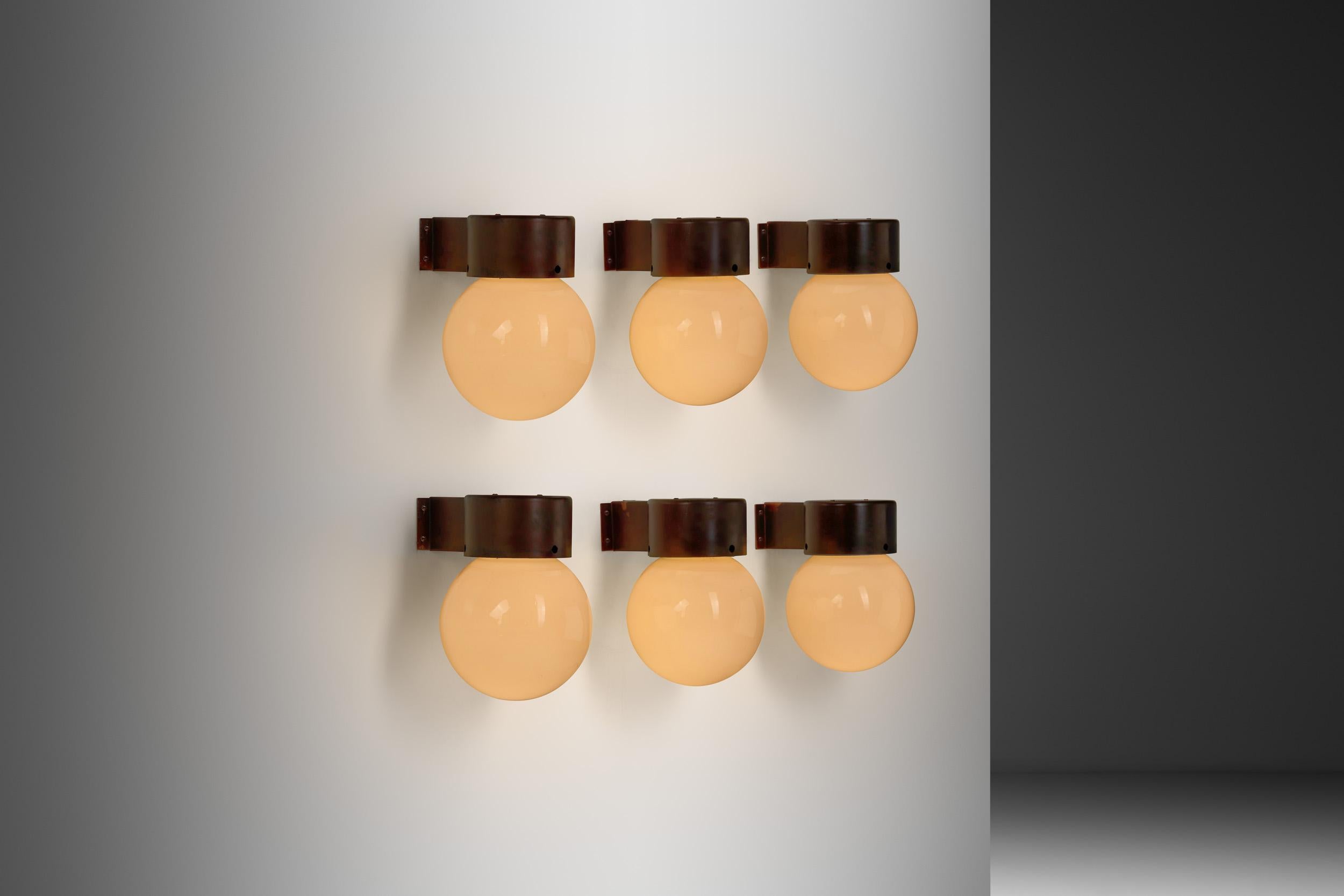 Juego de seis lámparas de pared Modelo 
