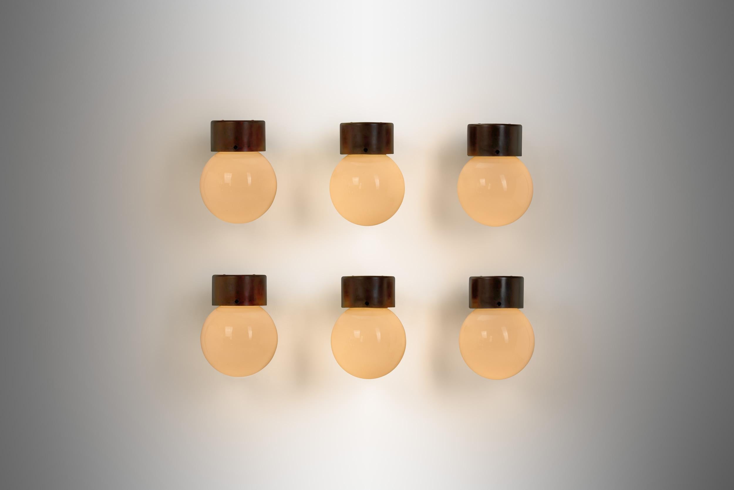 Juego de seis lámparas de pared Modelo 