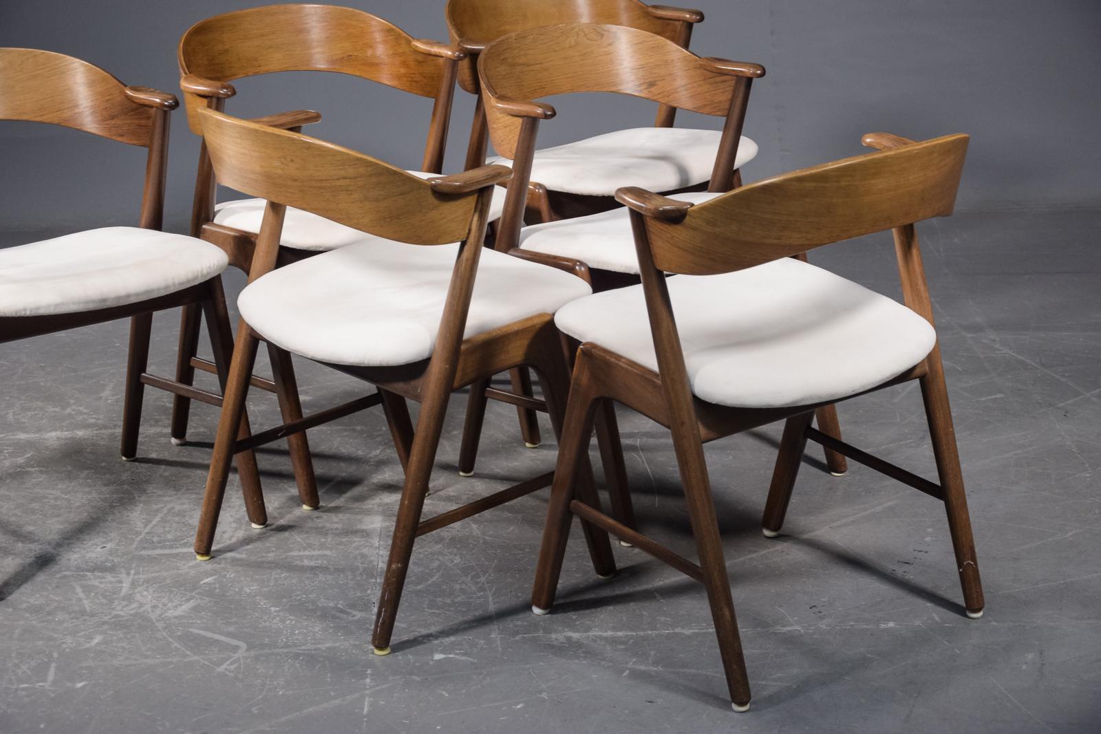 Mid-Century Modern Set of Six Model 32 Kai Kristiansen Danish Modern Dining Chairs in Rosewood