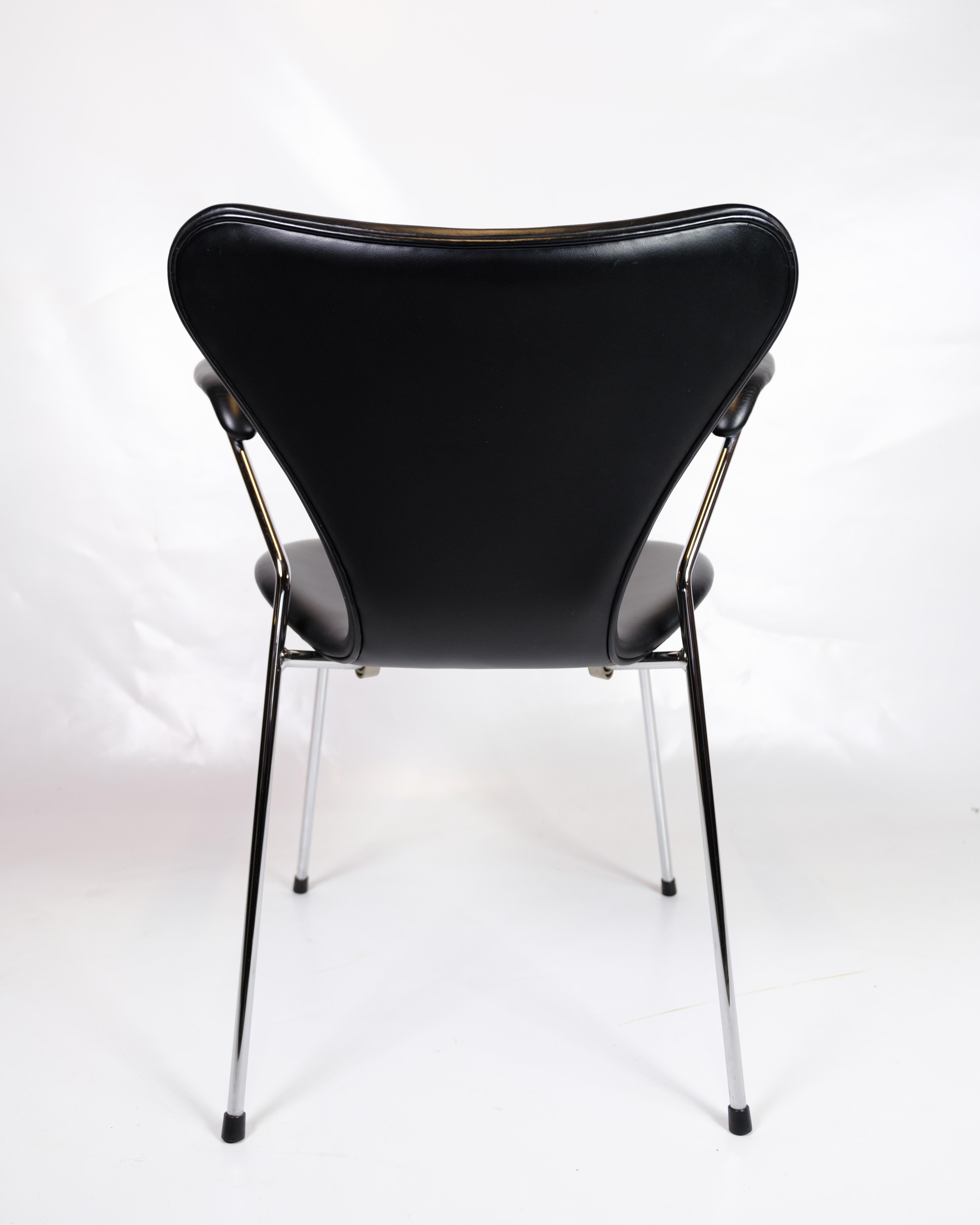 Set von sechs Serie Sieben Stühle Modell 3207 In Schwarz Leder von Arne Jacobsen im Angebot 2