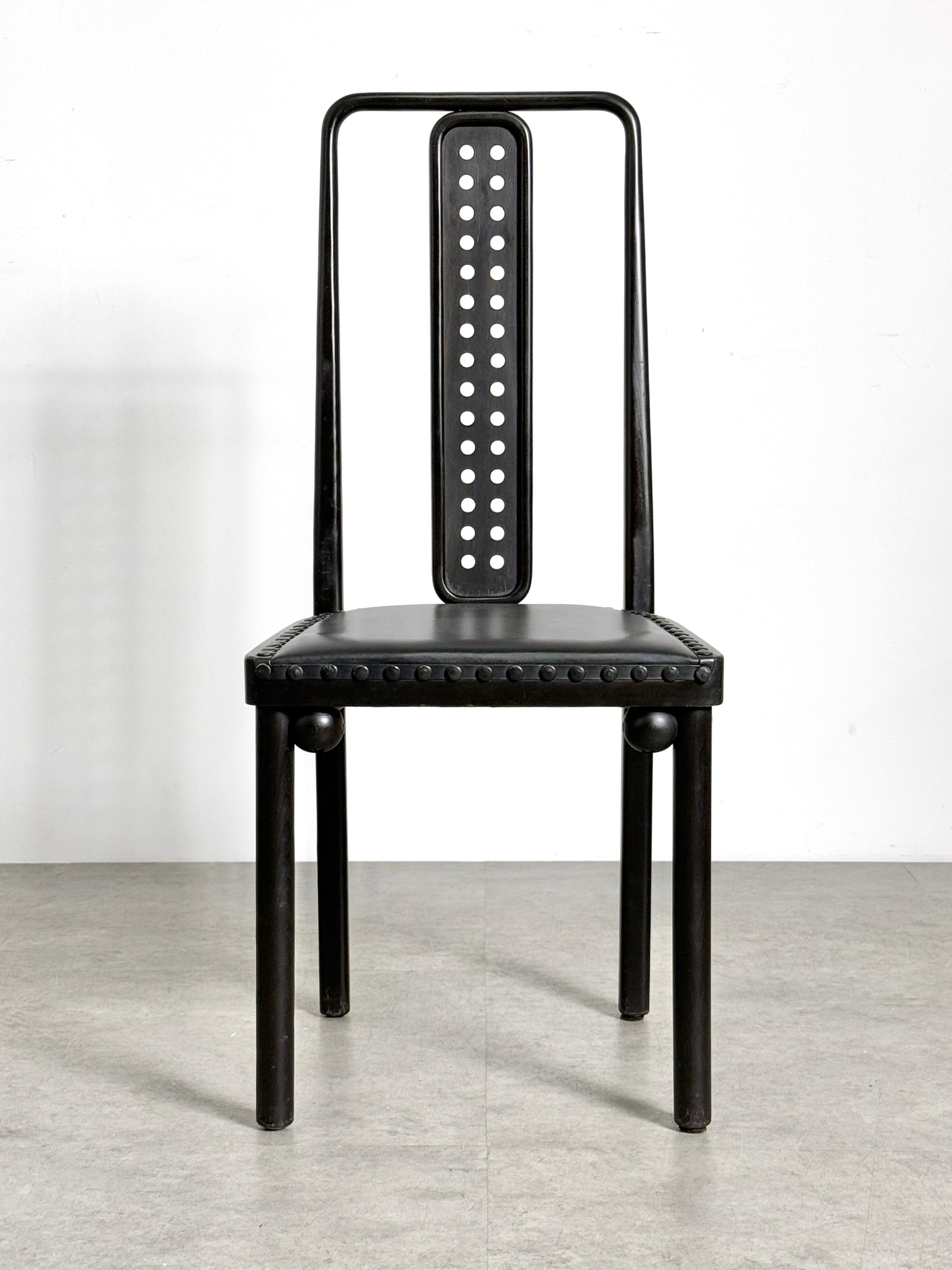 Americano Set di sei sedie da pranzo modello 322 in bengala e pelle nera di Josef Hoffmann in vendita
