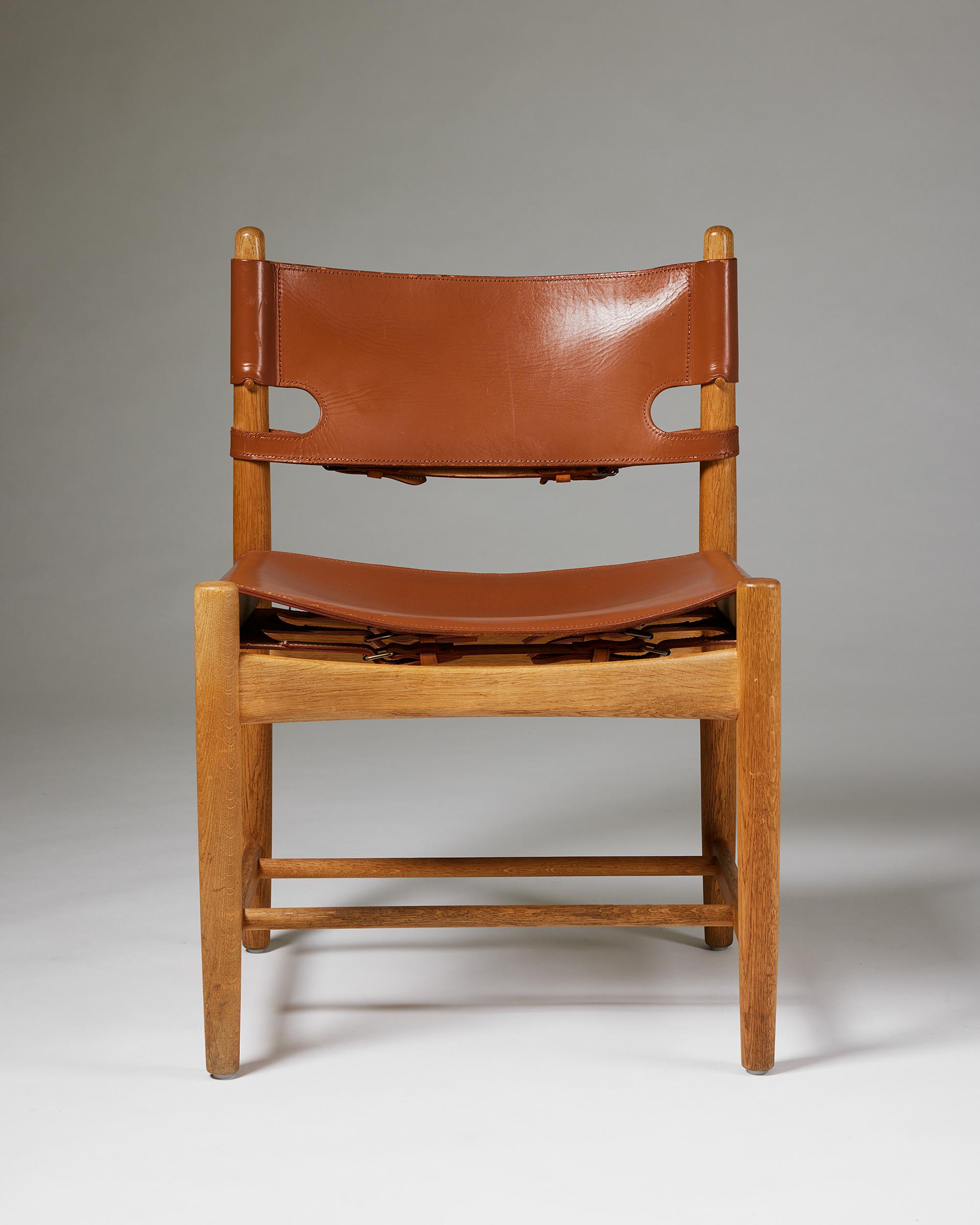 Set of Six Model 3238 'Spanish' Dining Chairs Designed by Borge Mogensen 4