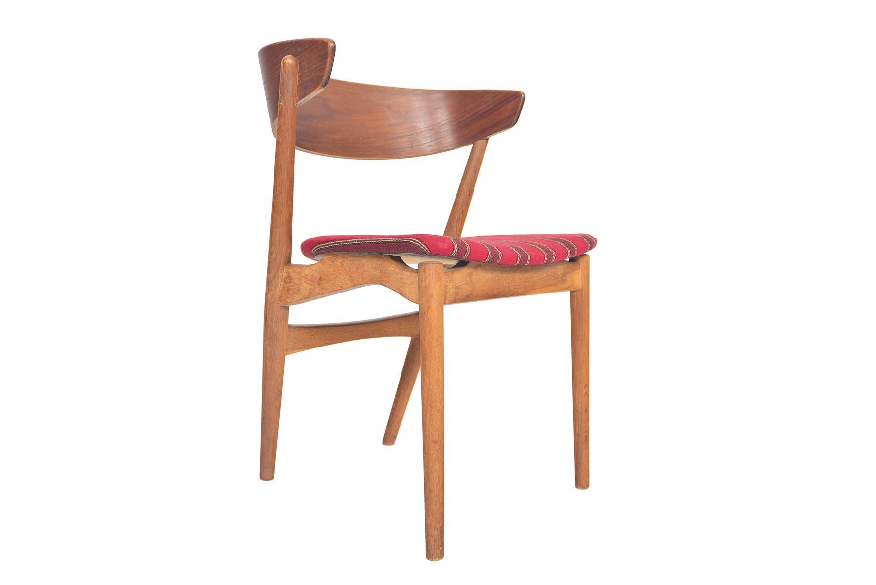20th Century Set of Six Model 7 Helge Sibast Teak and Oak Danish Modern Dining Chairs