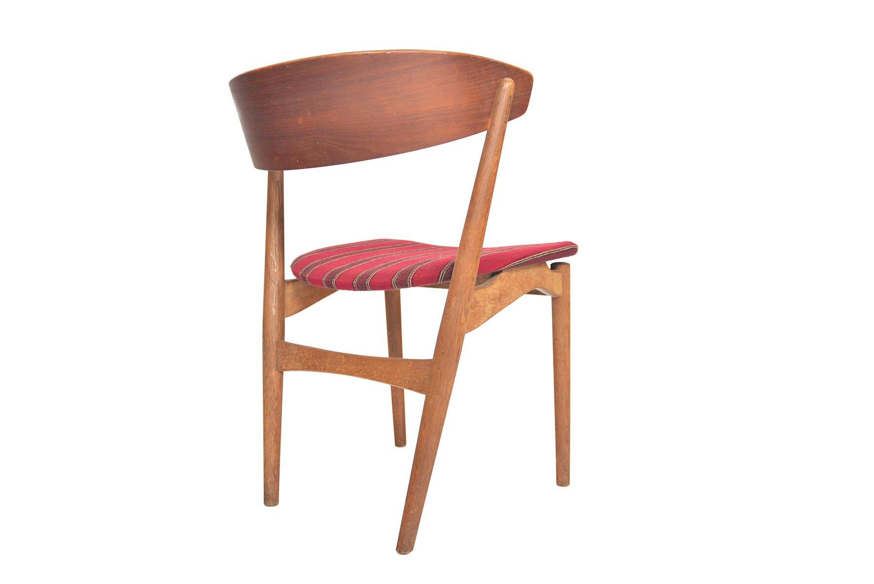 Set of Six Model 7 Helge Sibast Teak and Oak Danish Modern Dining Chairs 1