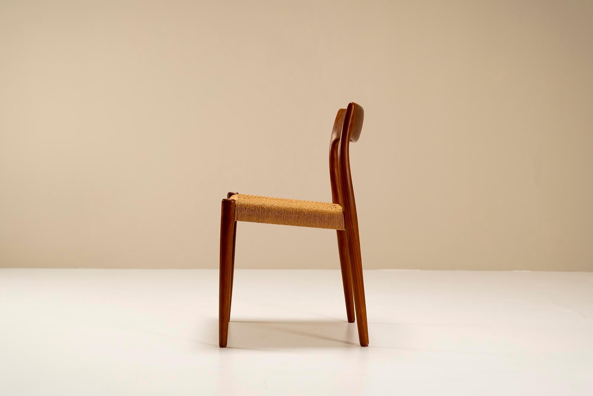 Set of Six 'Model 77' Dining Chairs in Teak by Niels Otto Møller, Denmark, 1950s For Sale 3