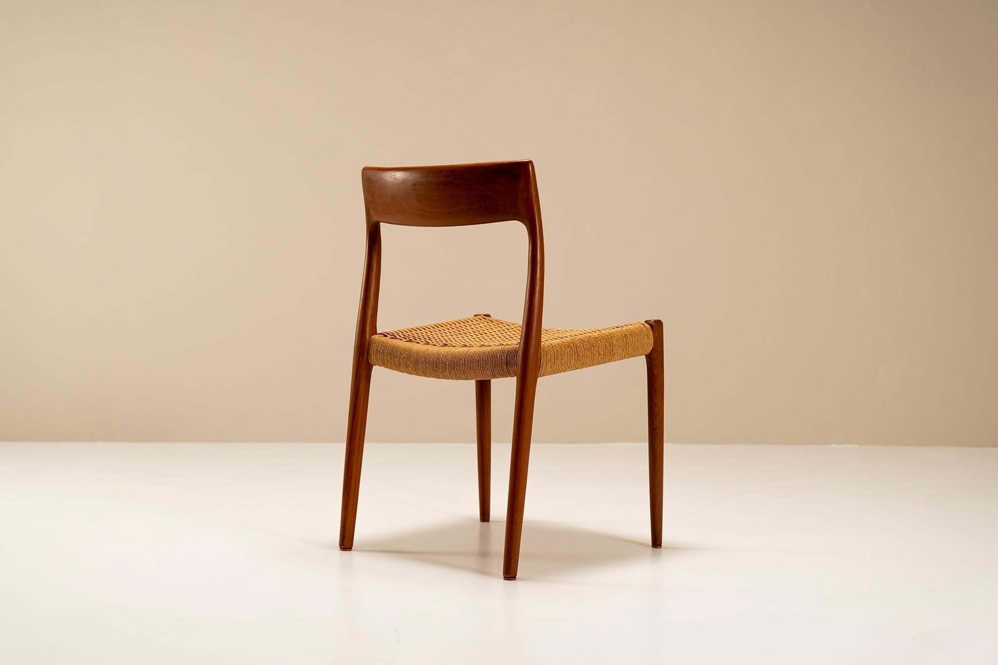 Set of Six 'Model 77' Dining Chairs in Teak by Niels Otto Møller, Denmark, 1950s For Sale 5