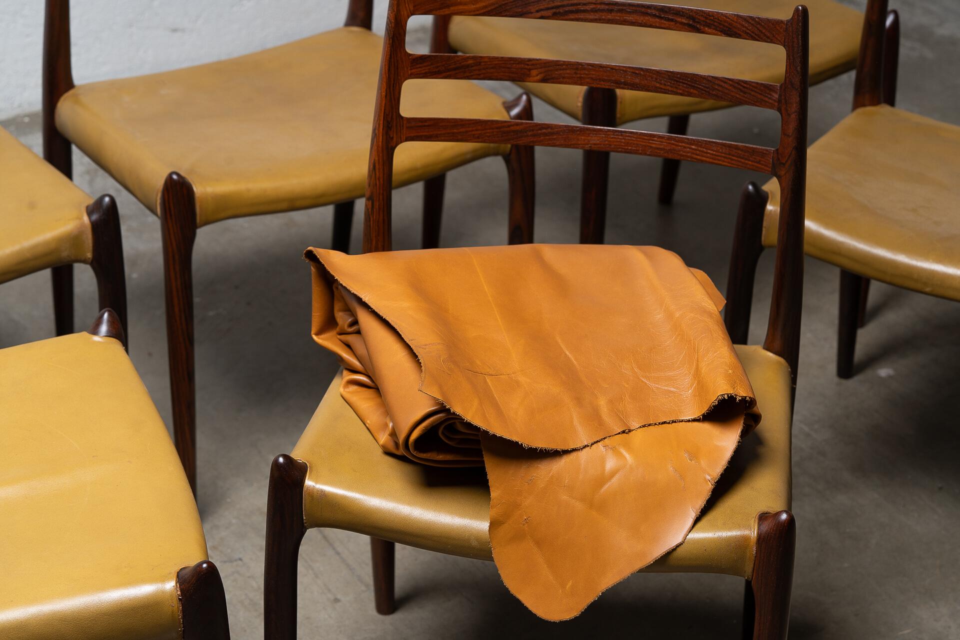 Bois de rose Set of Six Model 78 Dining Chairs by Niels Otto Møller en vente