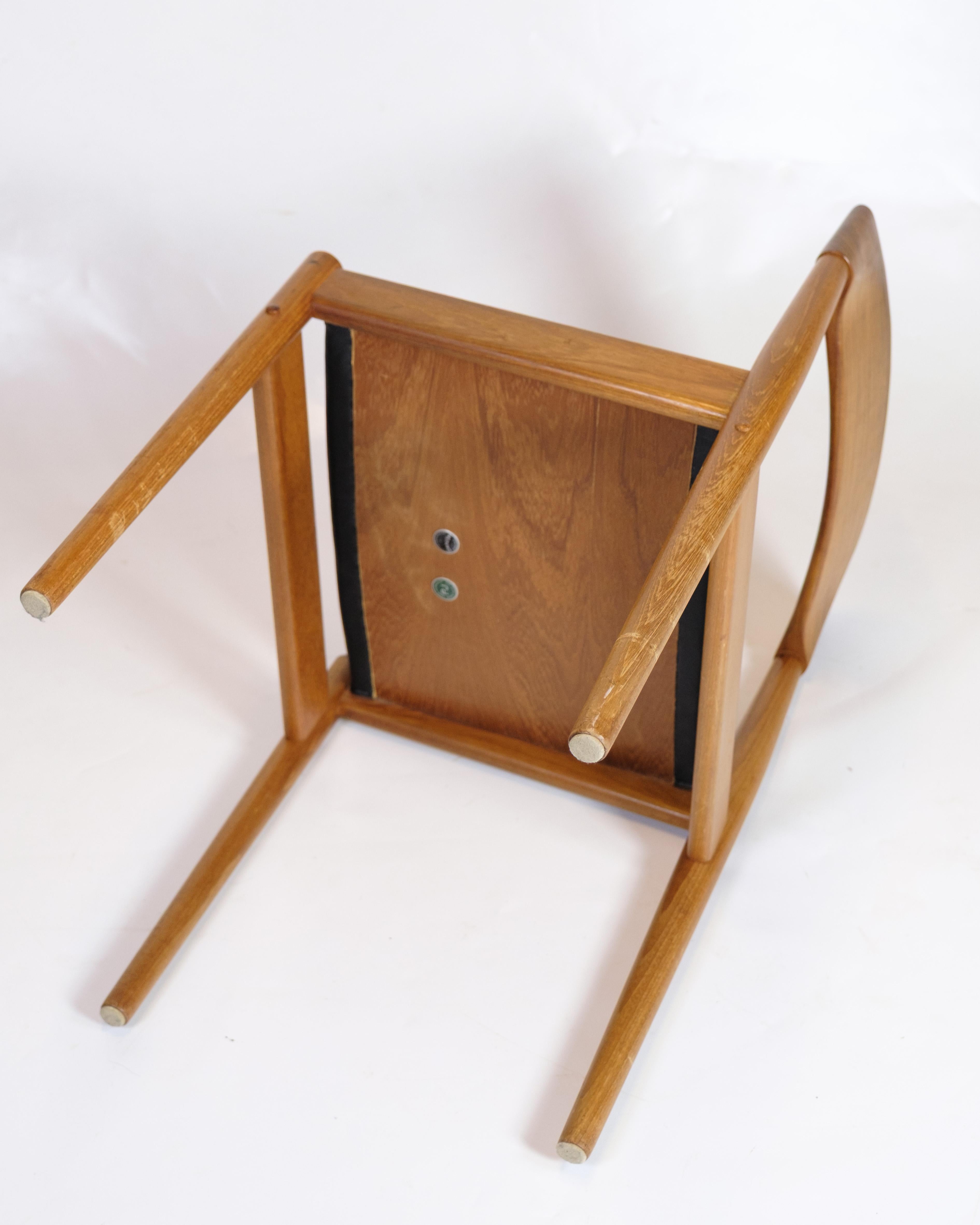 Set Of Six Model P H 3-2 Chairs By Grete Jalk In Teak & Black Leather seats For Sale 8