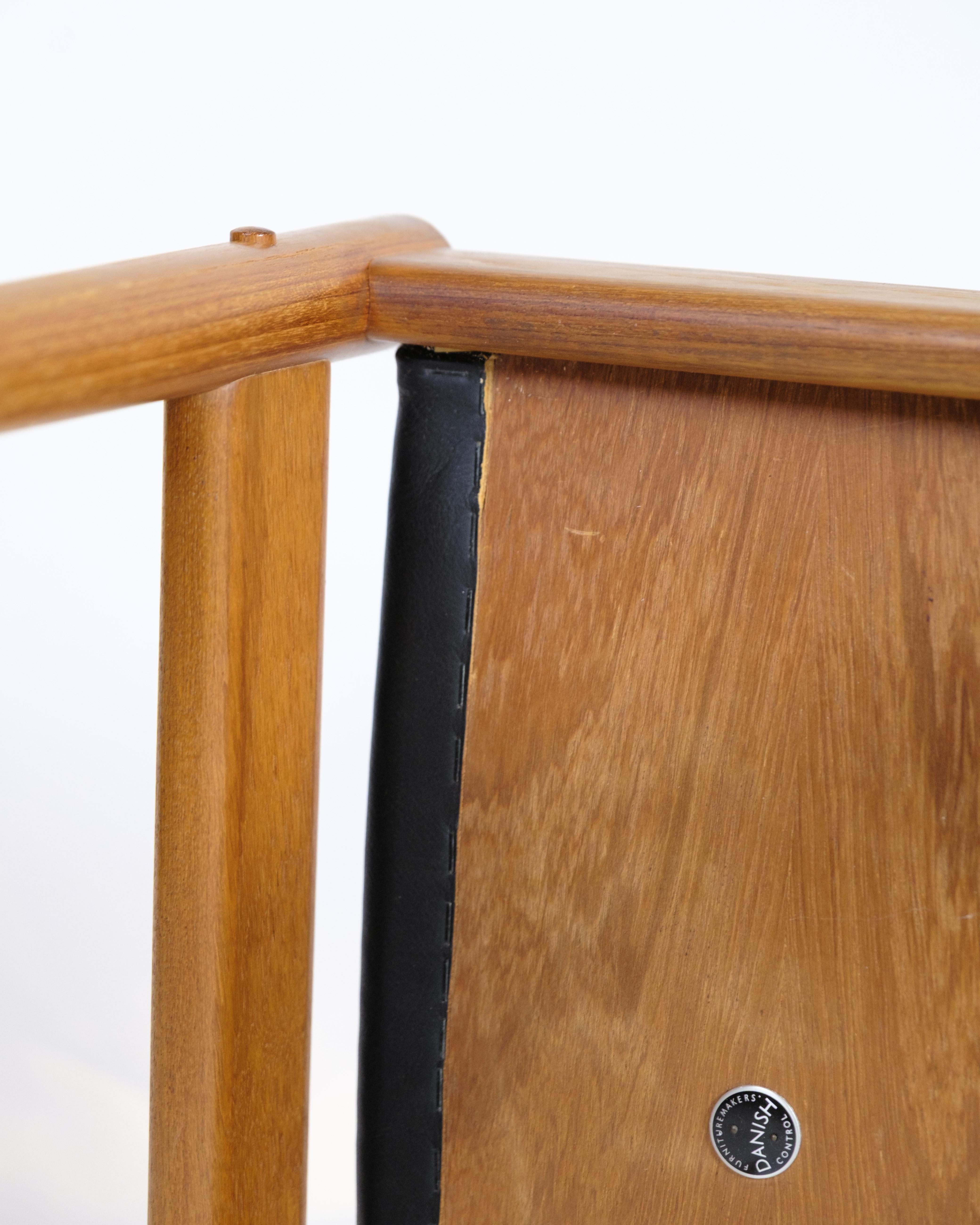 Set Of Six Model P H 3-2 Chairs By Grete Jalk In Teak & Black Leather seats For Sale 10