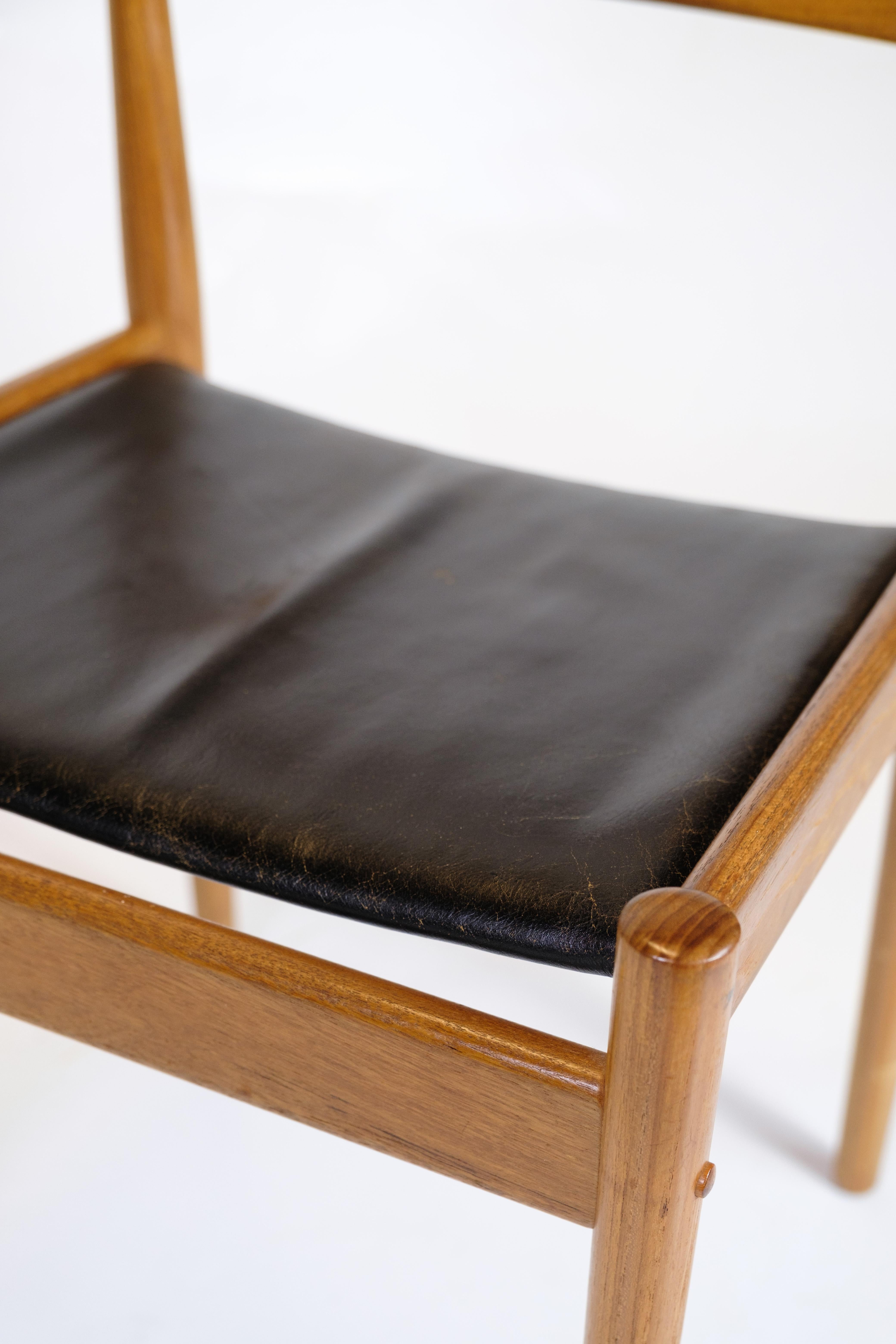 Set Of Six Model P H 3-2 Chairs By Grete Jalk In Teak & Black Leather seats For Sale 11