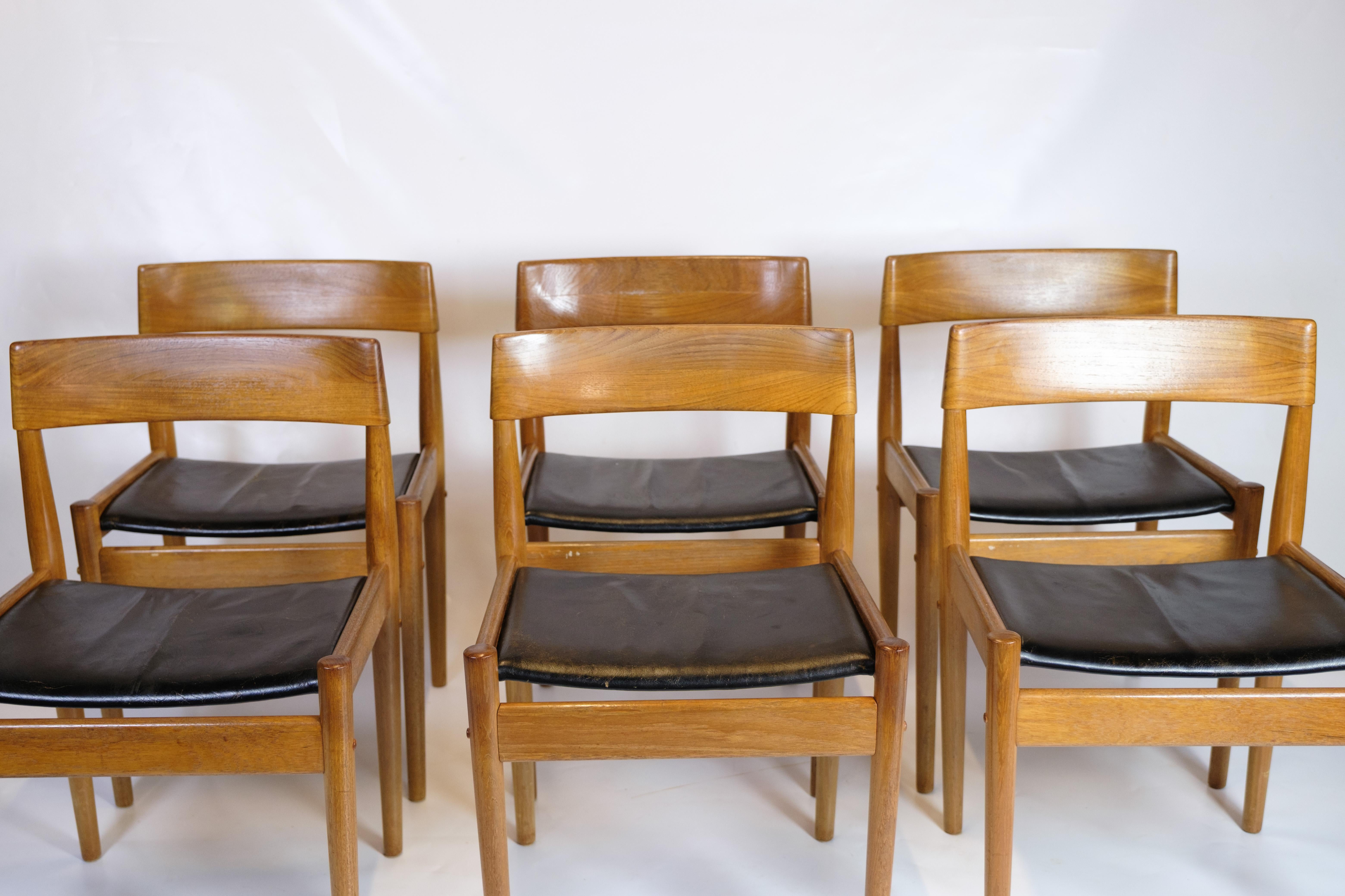 Mid-Century Modern Set Of Six Model P H 3-2 Chairs By Grete Jalk In Teak & Black Leather seats For Sale