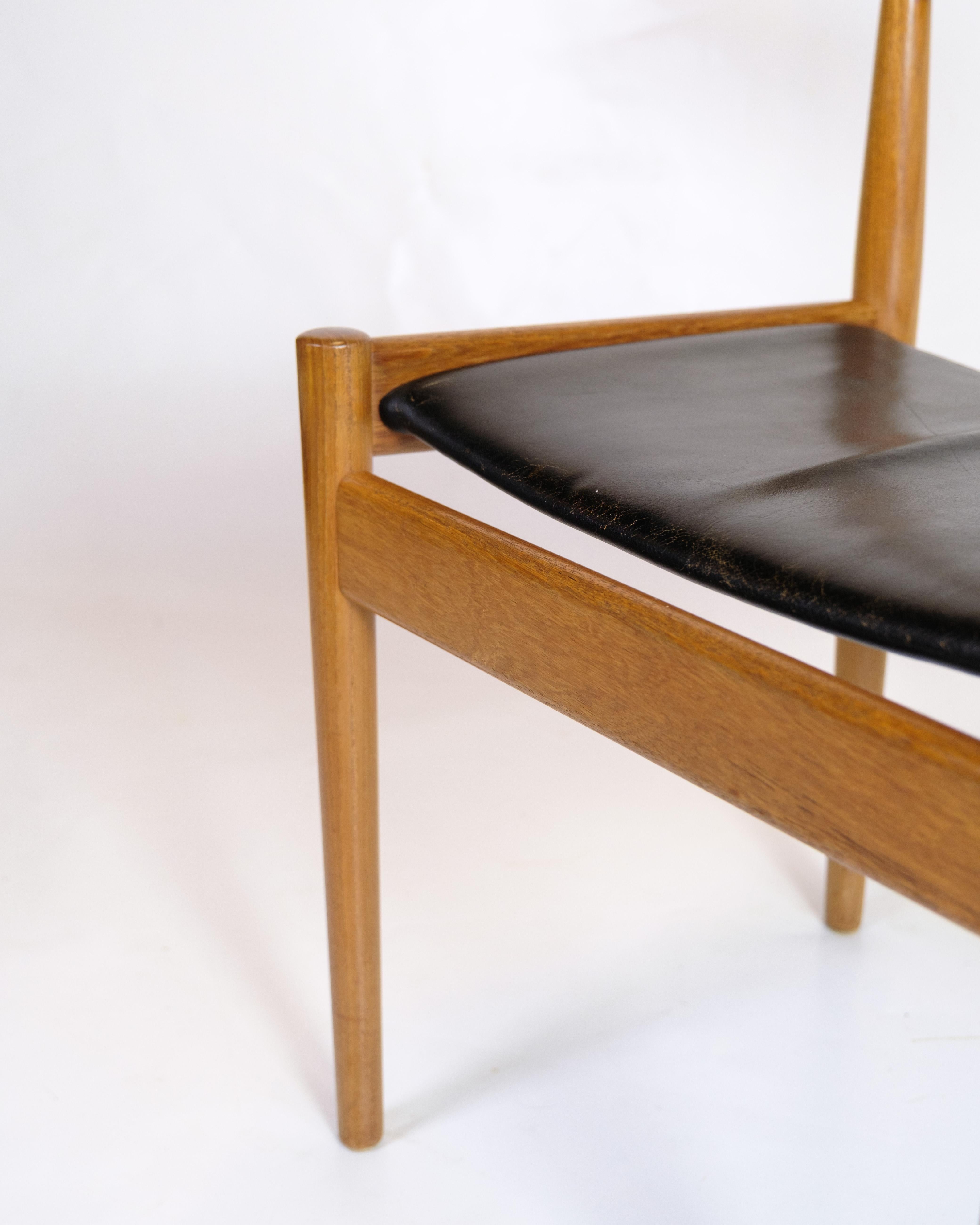 Set Of Six Model P H 3-2 Chairs By Grete Jalk In Teak & Black Leather seats For Sale 1