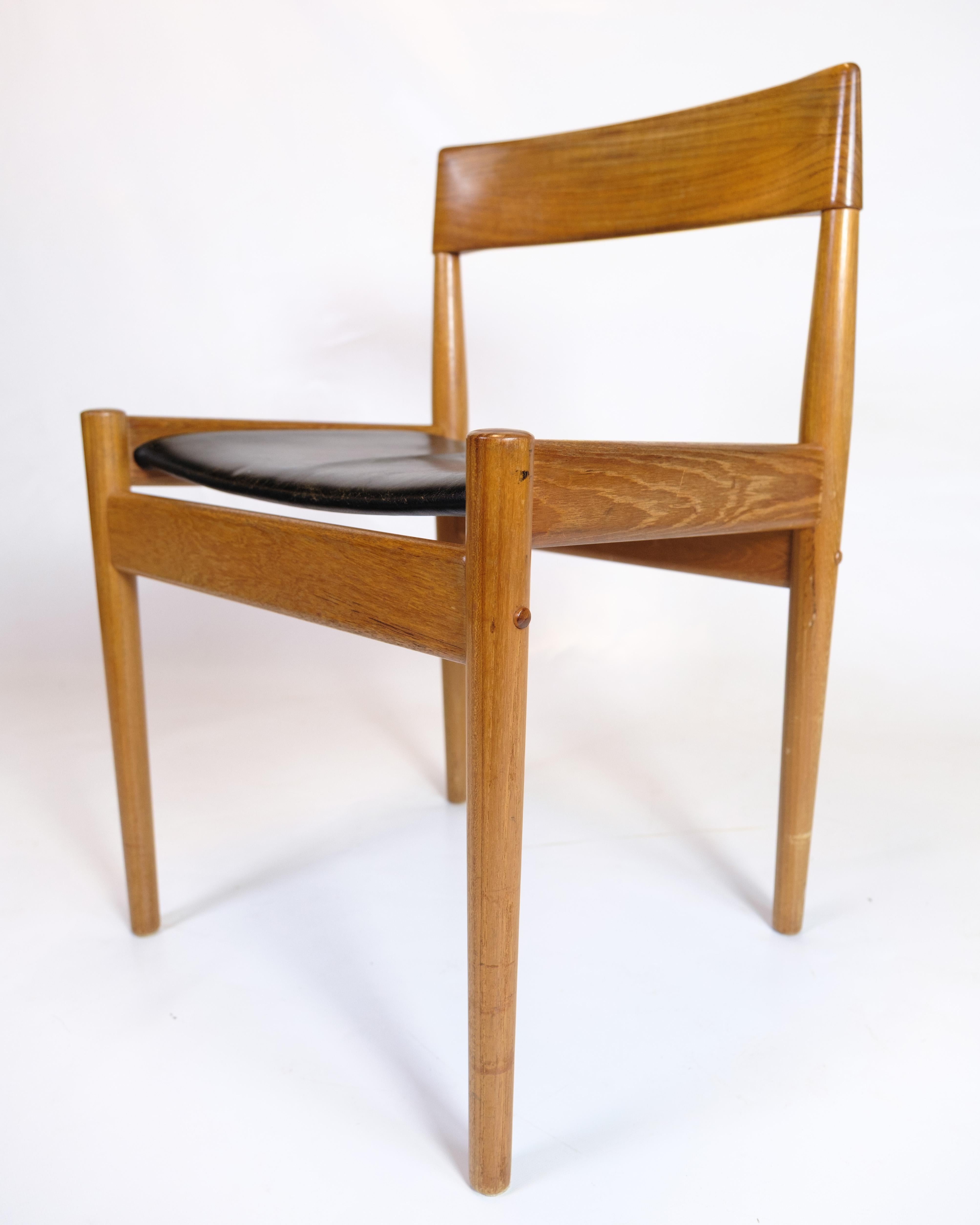 Set Of Six Model P H 3-2 Chairs By Grete Jalk In Teak & Black Leather seats For Sale 2