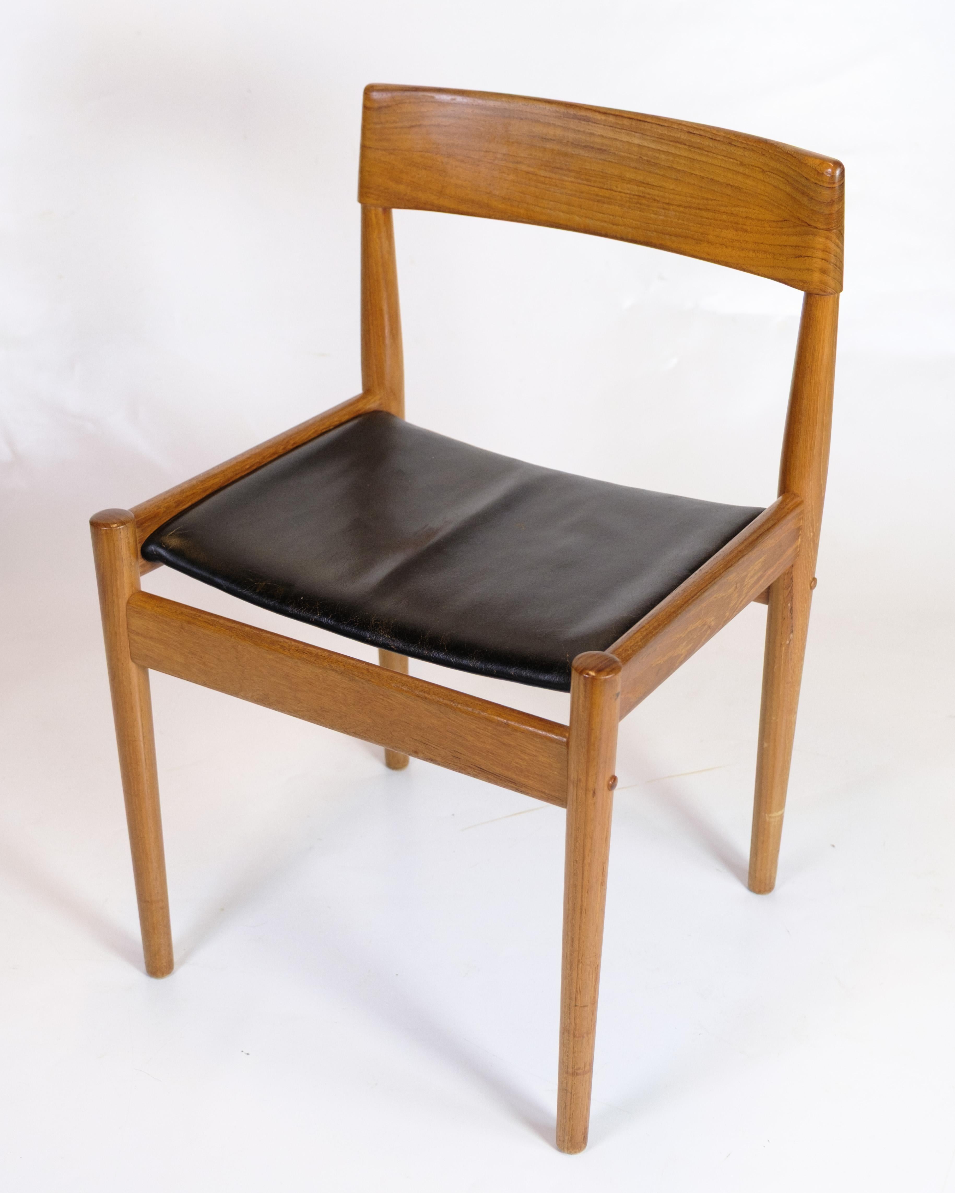 Set Of Six Model P H 3-2 Chairs By Grete Jalk In Teak & Black Leather seats For Sale 3