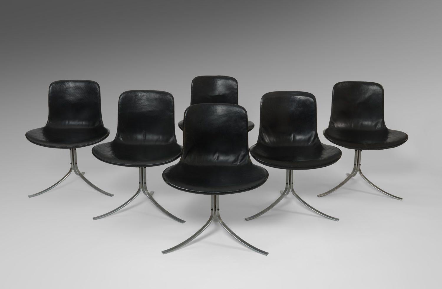 Ensemble de six chaises de salle à manger modèle PK9 conçues par Poul Kjaerholm pour E Kold Christensen,
Danemark, années 1960.

Cuir et acier.

Estampillé.

L'association des chaises de salle à manger avec la table de salle à manger PK54 de Poul