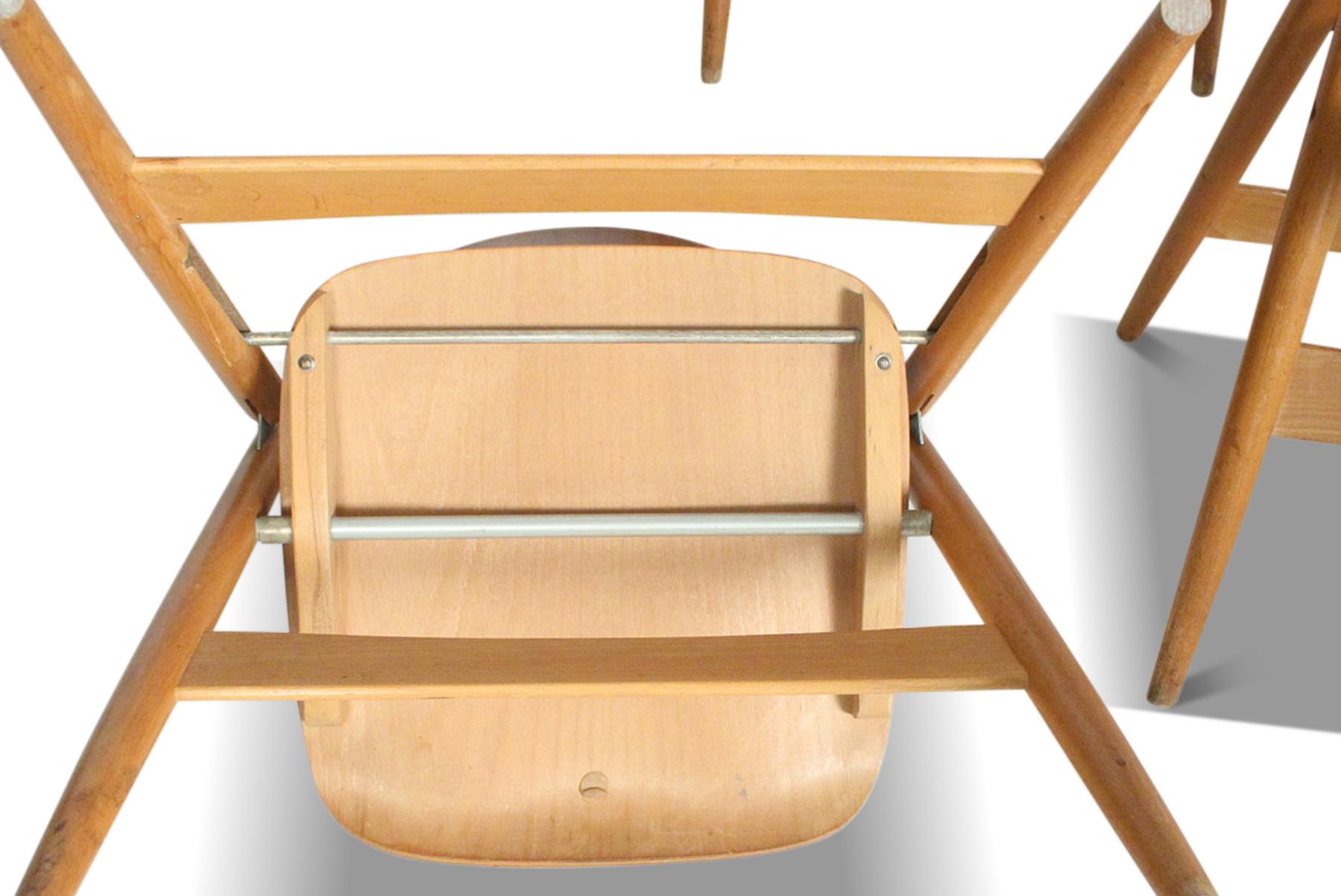 Mid-Century Modern Set of Six Model Se18 Folding Walnut Dining Chairs by Egon Eiermann For Sale