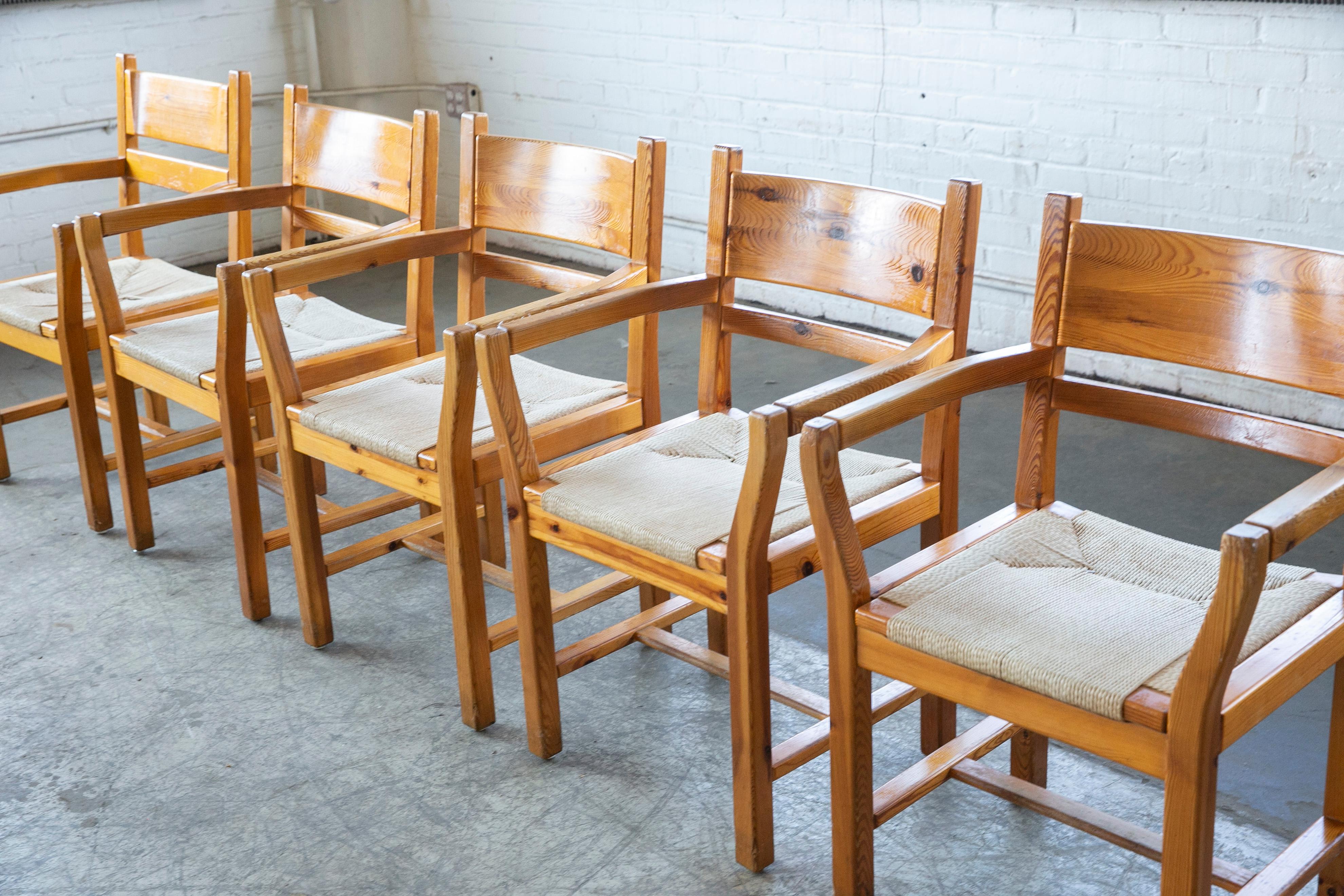 Set aus sechs modernen dänischen Esszimmerstühlen aus massivem Kiefernholz und Papierkordel (Dänisch) im Angebot