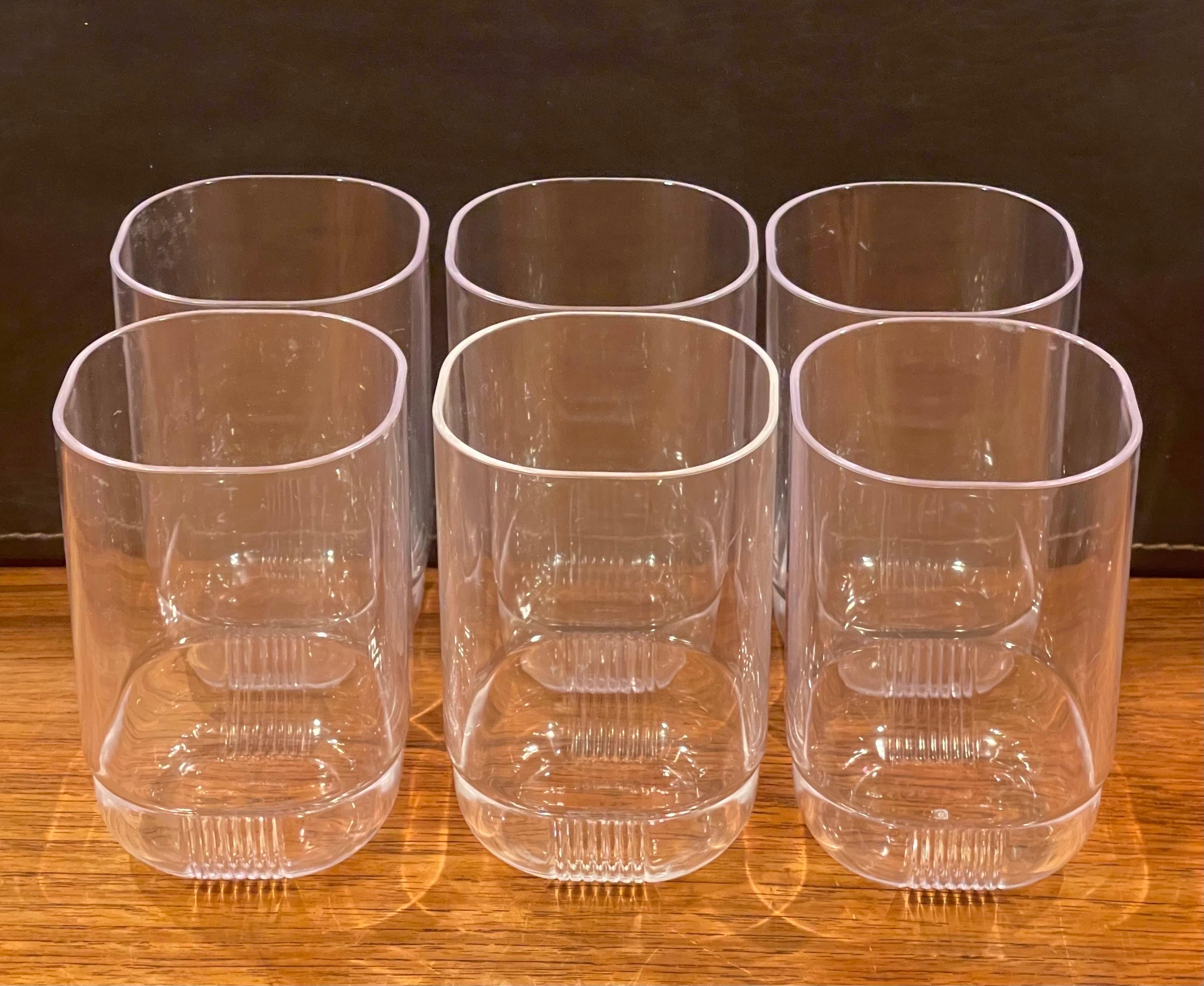 Set of Six Modern Lucite Drinking Glasses by Guzzini In Good Condition For Sale In San Diego, CA