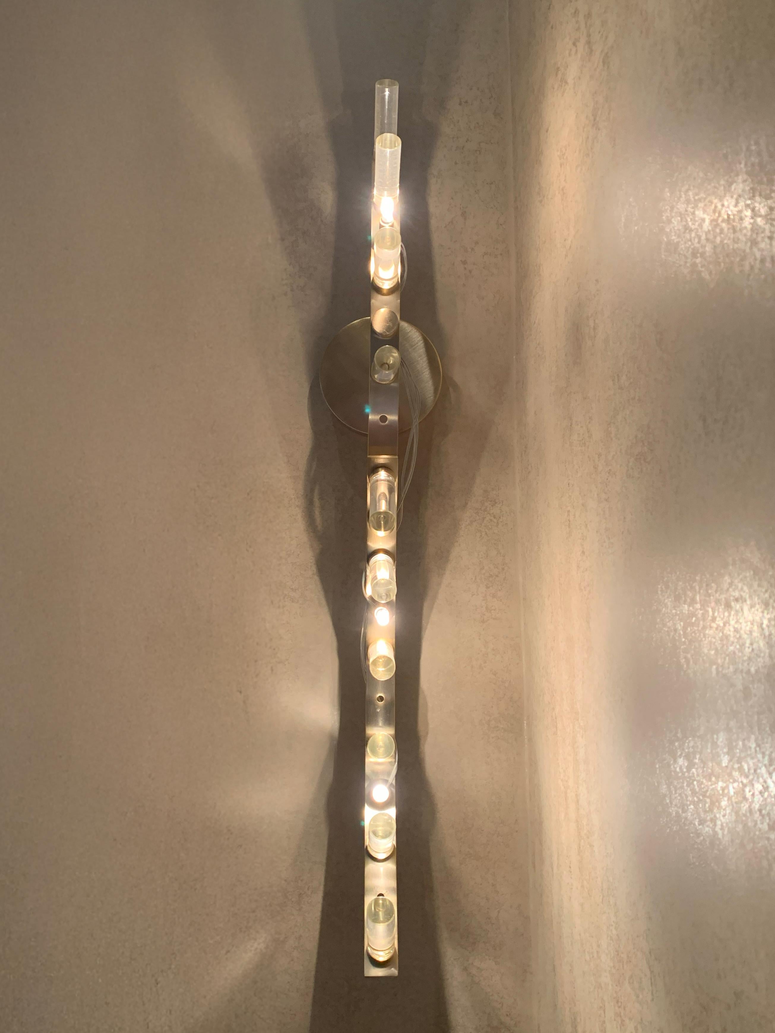 Set of Six Modern Satin Gold and Glass Wall Sconces by Baroncelli, Italy. In Good Condition For Sale In Glasgow, GB
