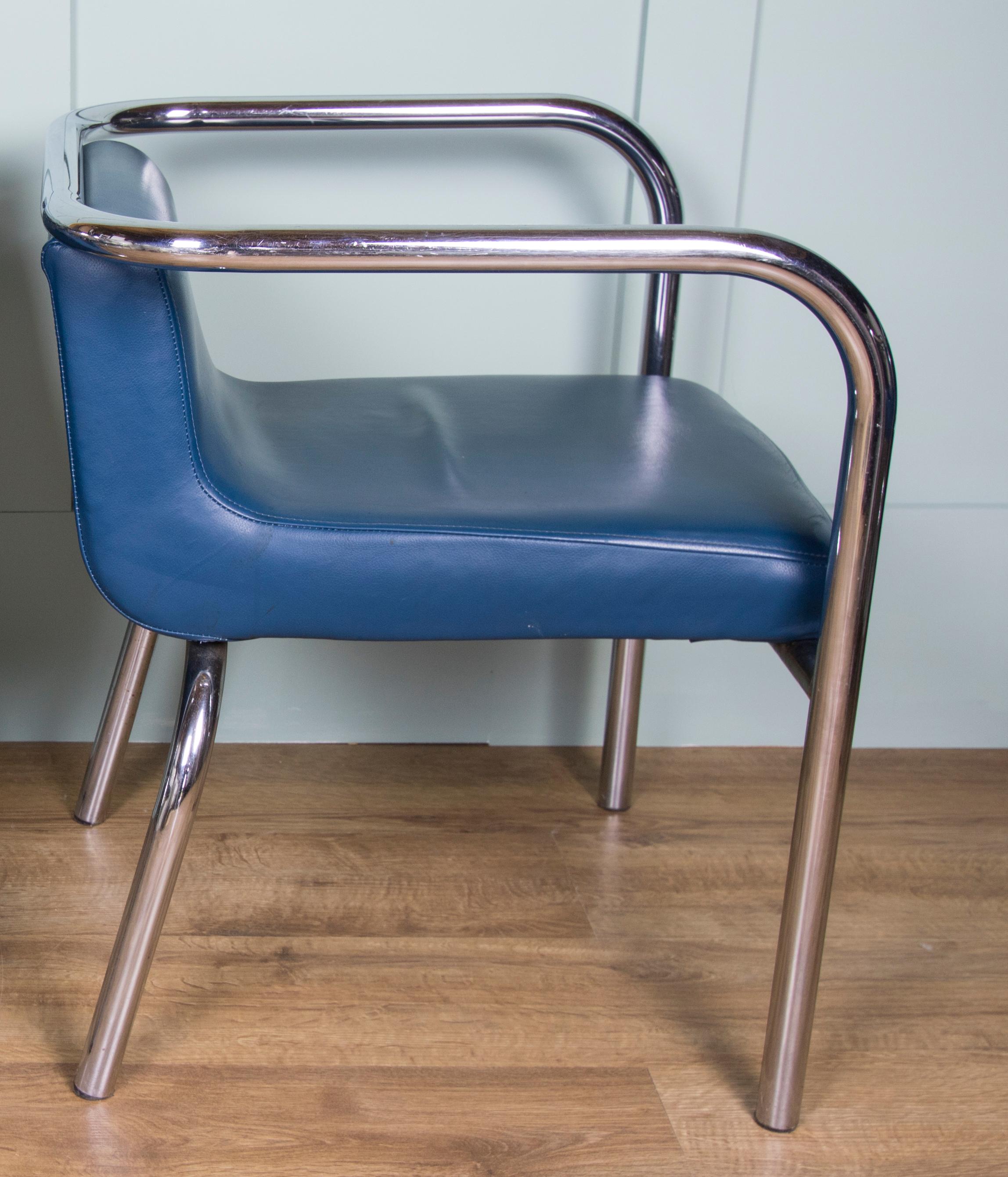 Set of Six Modernist tubular Steel chairs with Blue Leather seats In Fair Condition In Old Romney, Kent