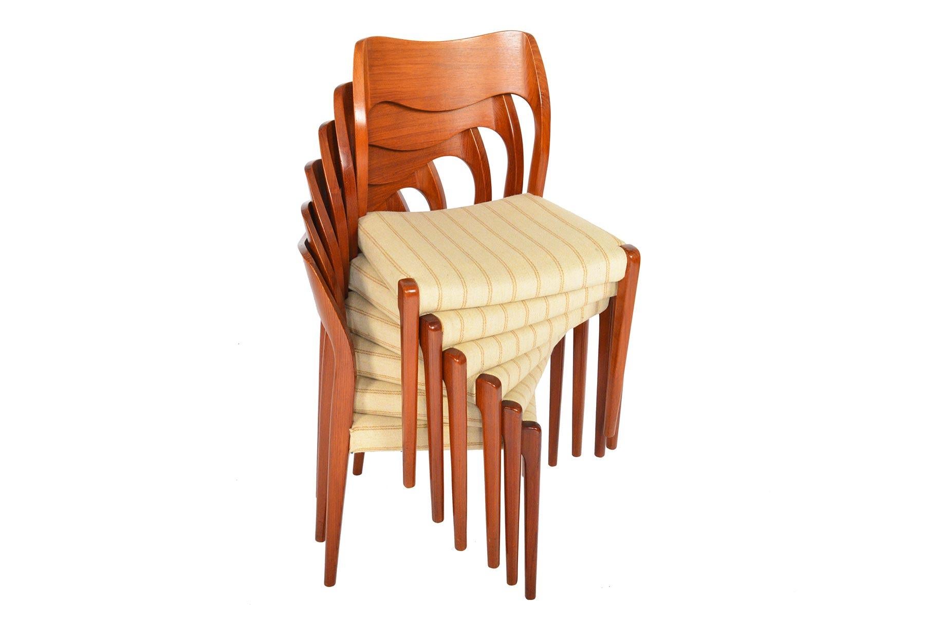 Danish Set of Six Moller Model 71 Teak Dining Chairs