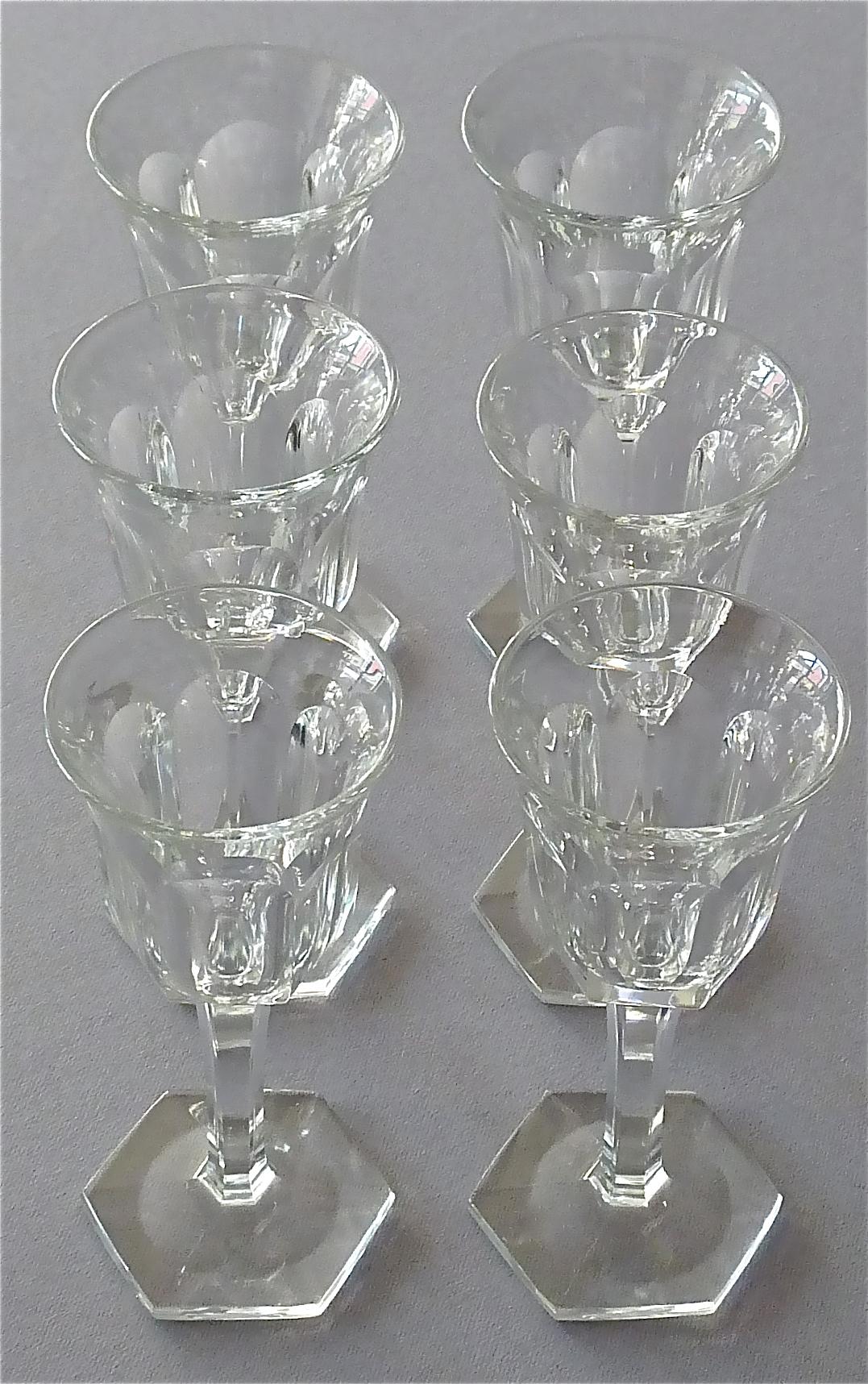 Set von sechs Moser Art Deco facettierten Kristallschliff-Likörgläsern im Baccarat-Stil 1920 im Angebot 3