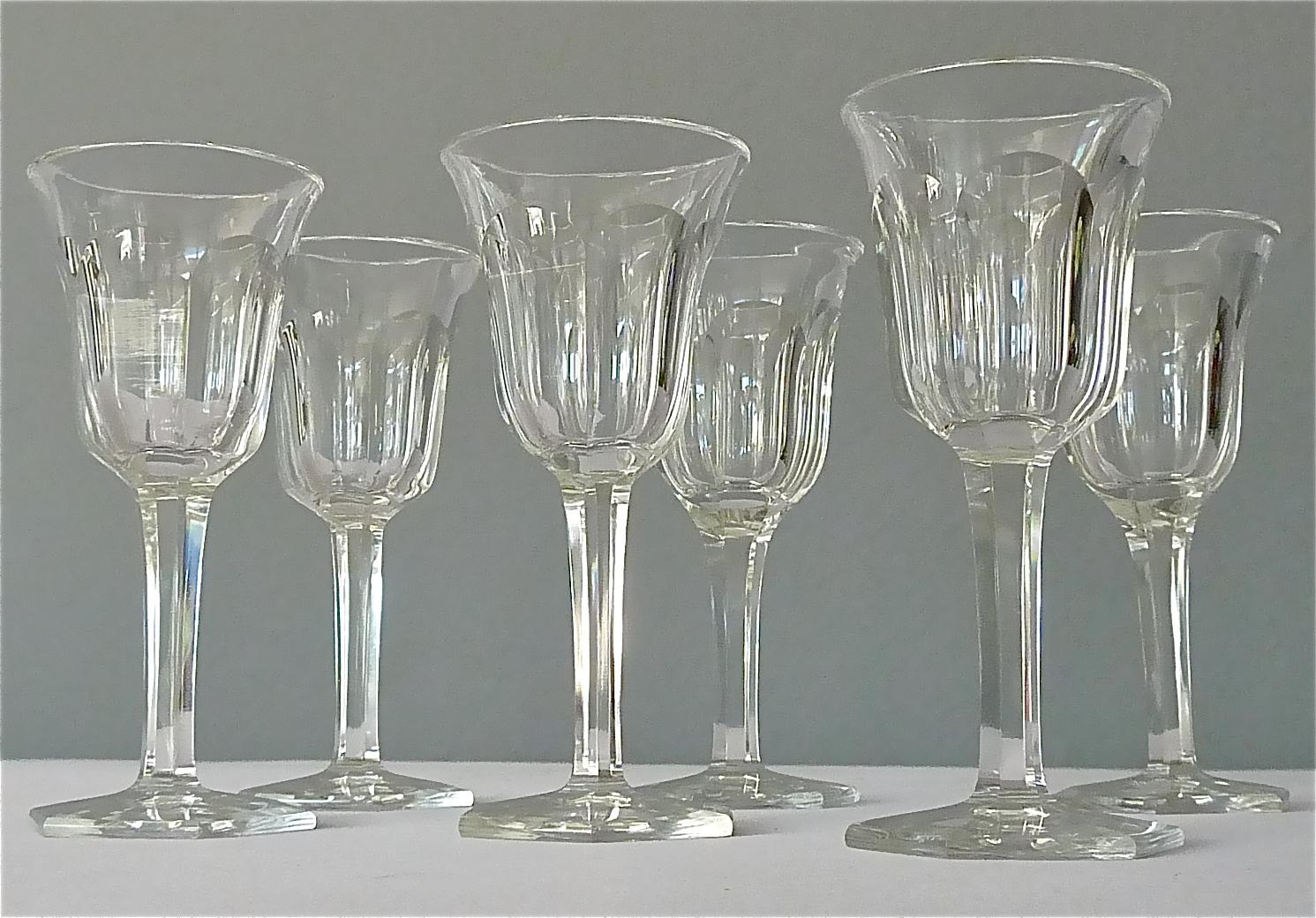 Set von sechs Moser Art Deco facettierten Kristallschliff-Likörgläsern im Baccarat-Stil 1920 im Angebot 4
