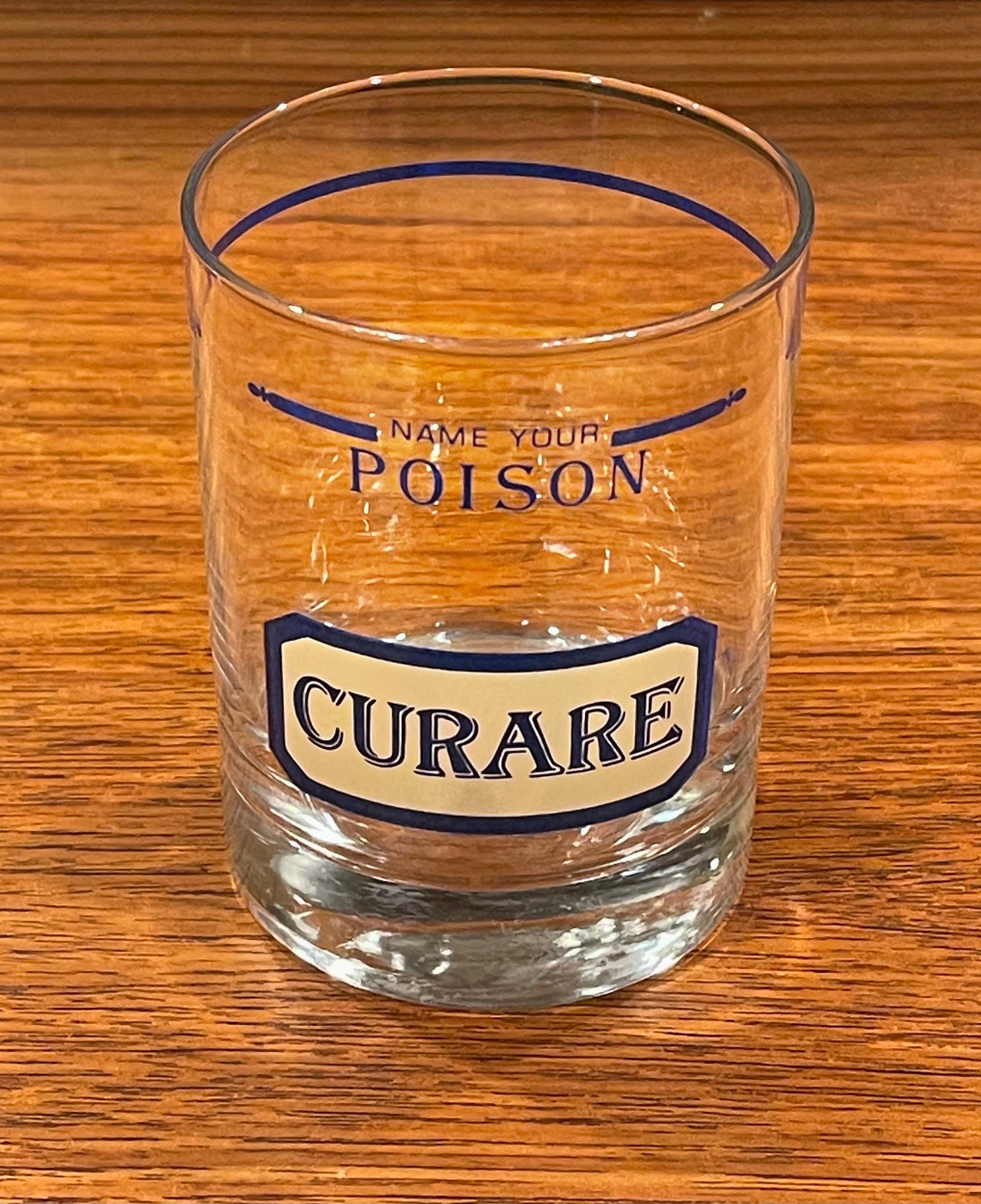 Mid-Century Modern Ensemble de six verres à cocktail « Nom Your Poison » de Cera pour Neiman Marcus en vente