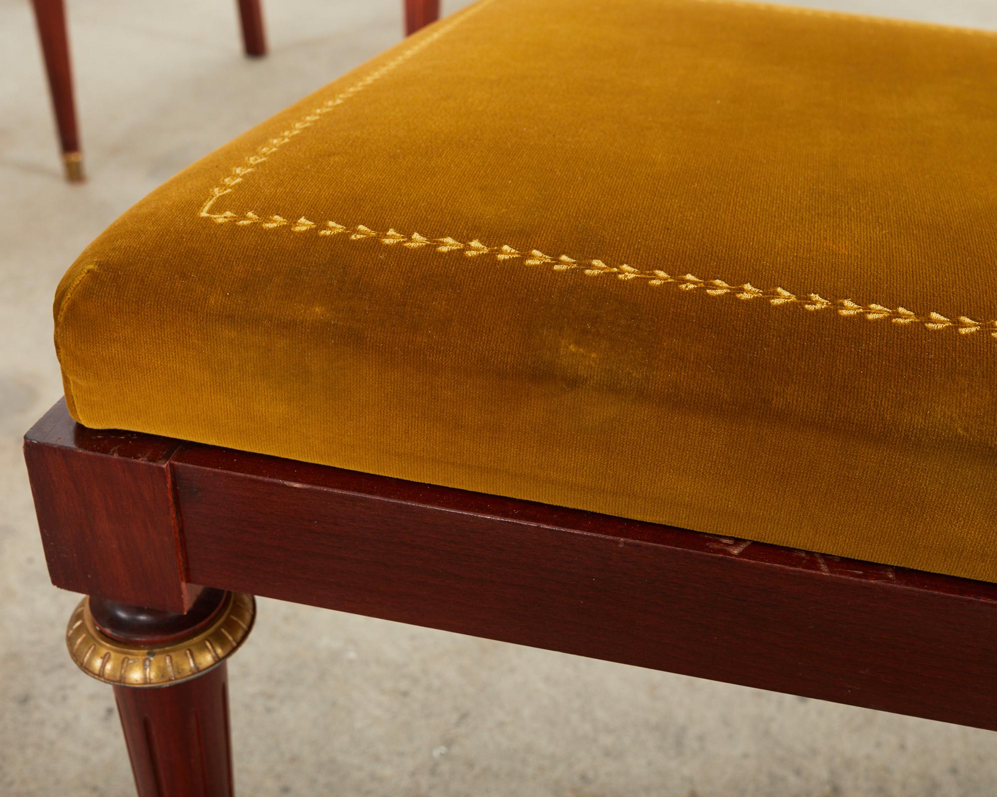 Francese Set di sei sedie da pranzo napoleoniche in stile impero con montatura in bronzo in vendita