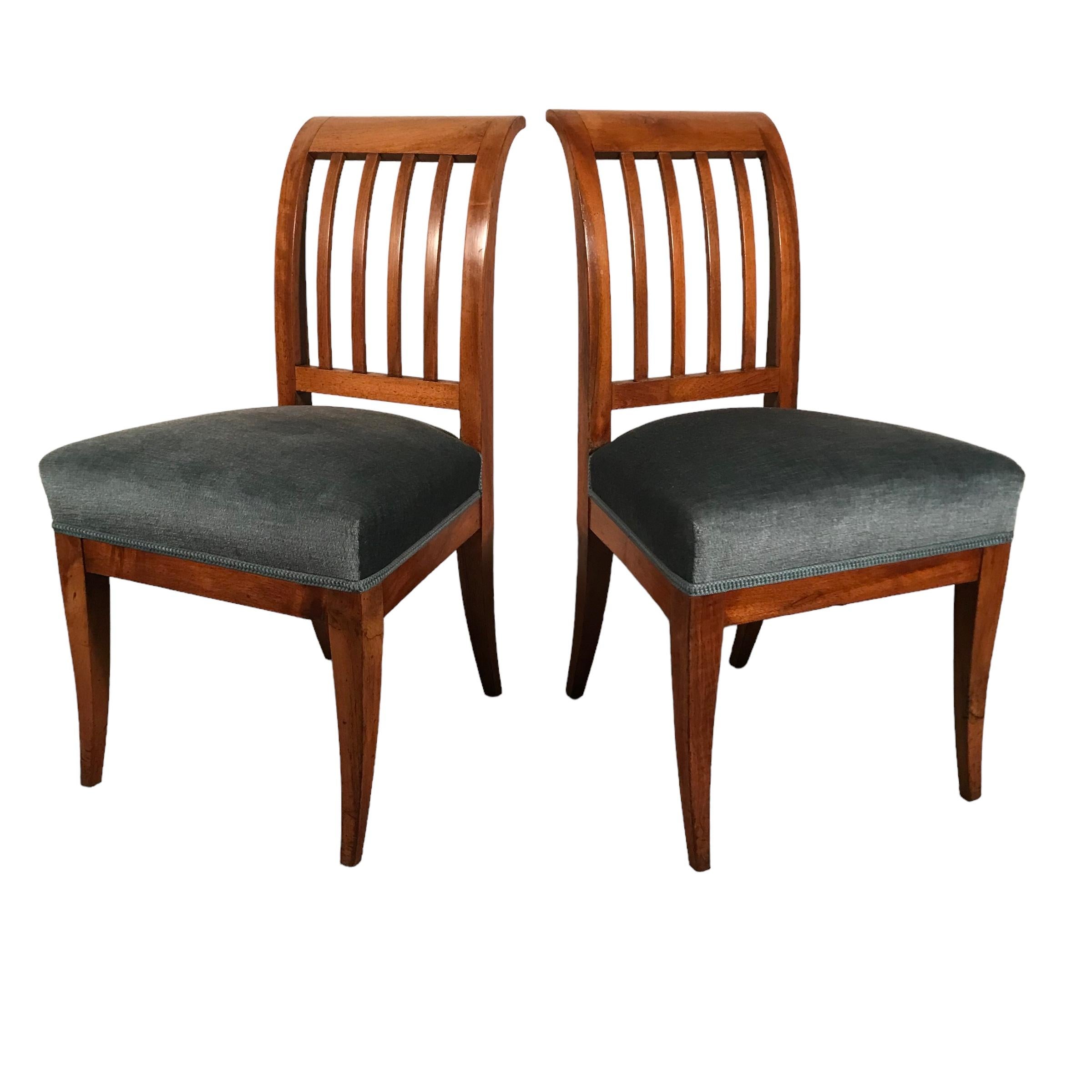 Early 19th Century Set of six Neoclassical  Biedermeier Dining Room Chairs, 1810-20 For Sale