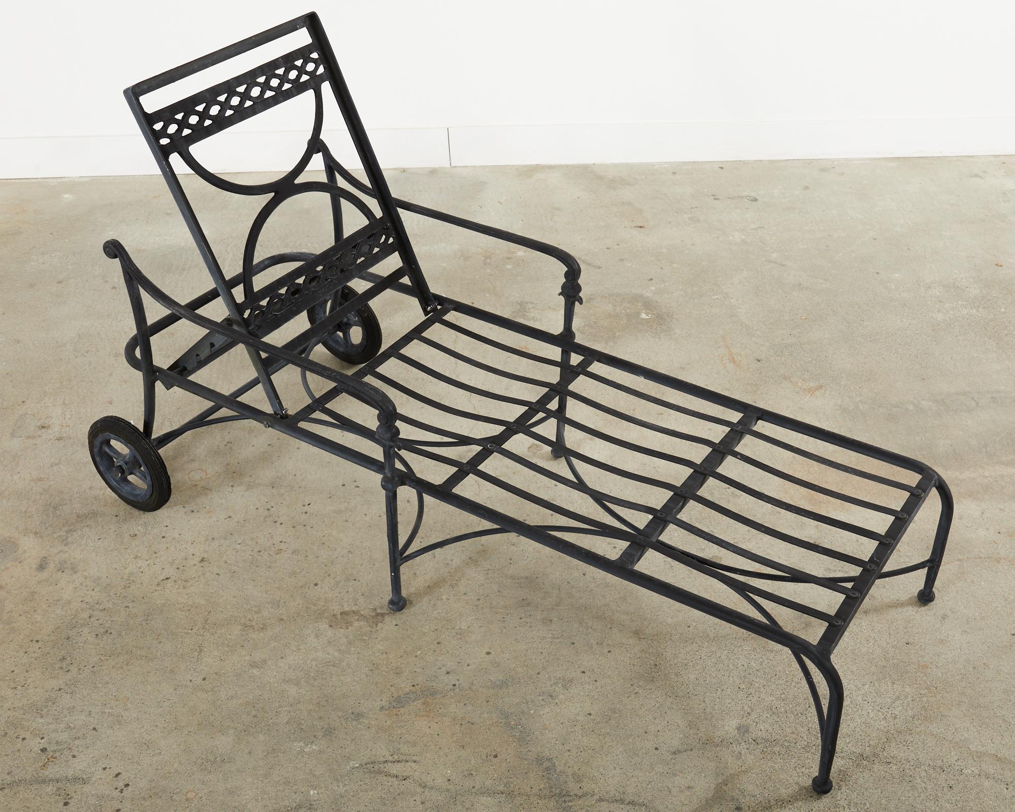 Satz von sechs Garten-Sesseln aus Aluminium im neoklassischen Stil im Angebot 3